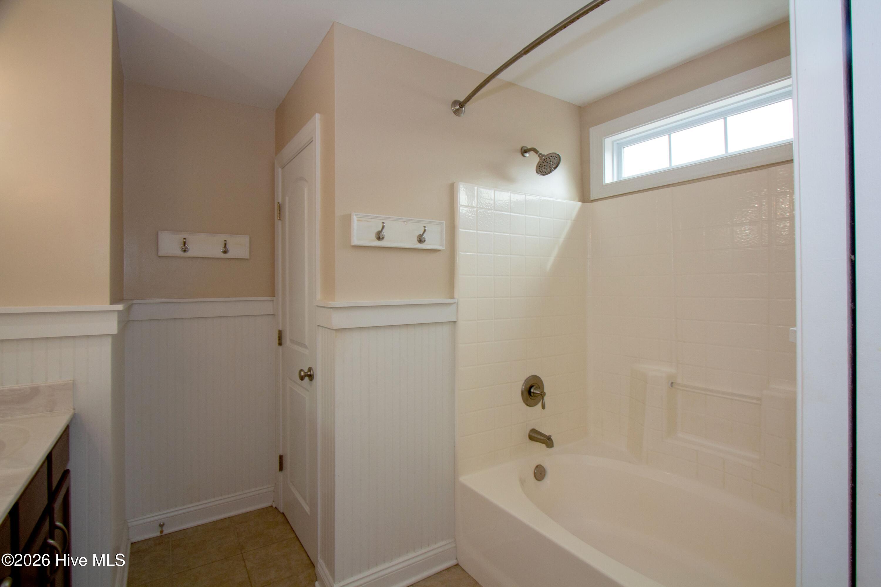 100555872 | Photo 34