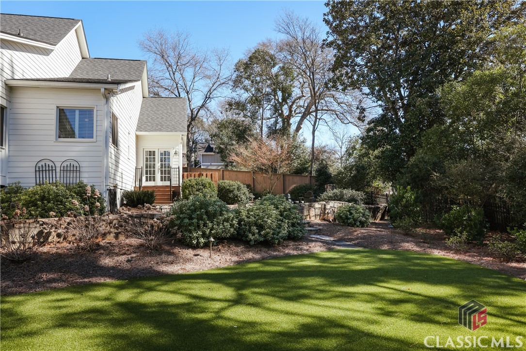 577 Cloverhurst Avenue W