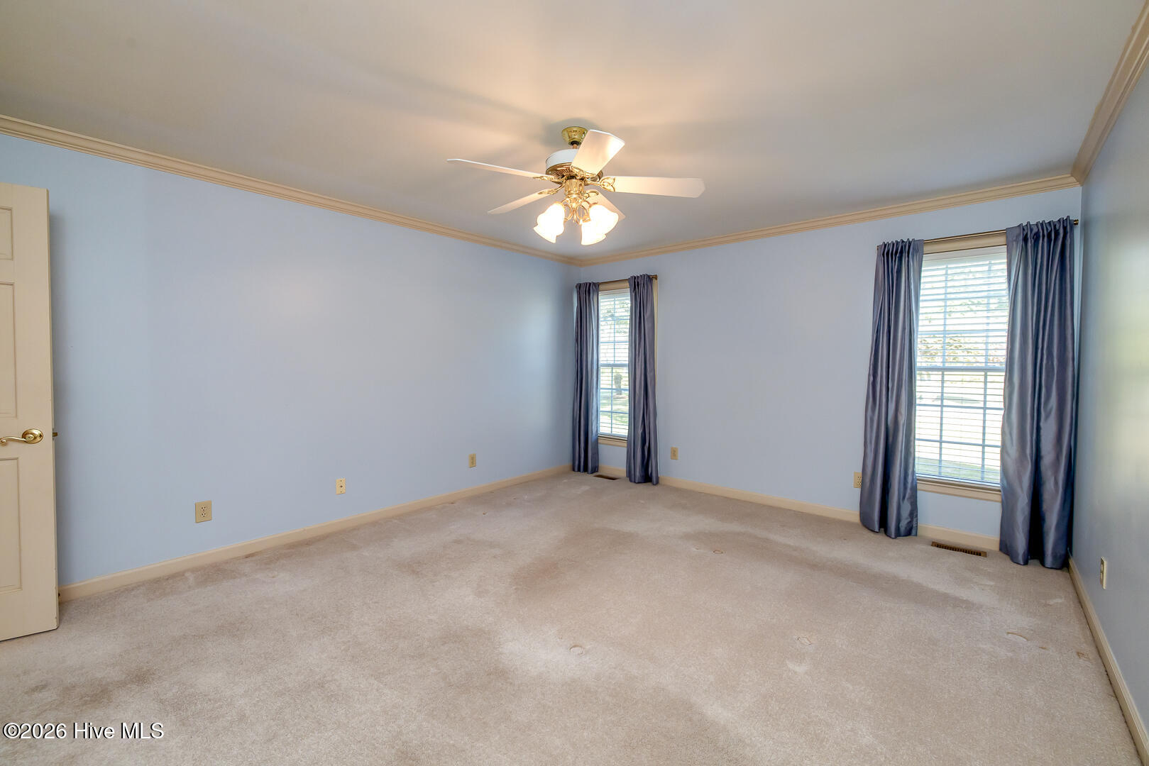 100570429 | Photo 35