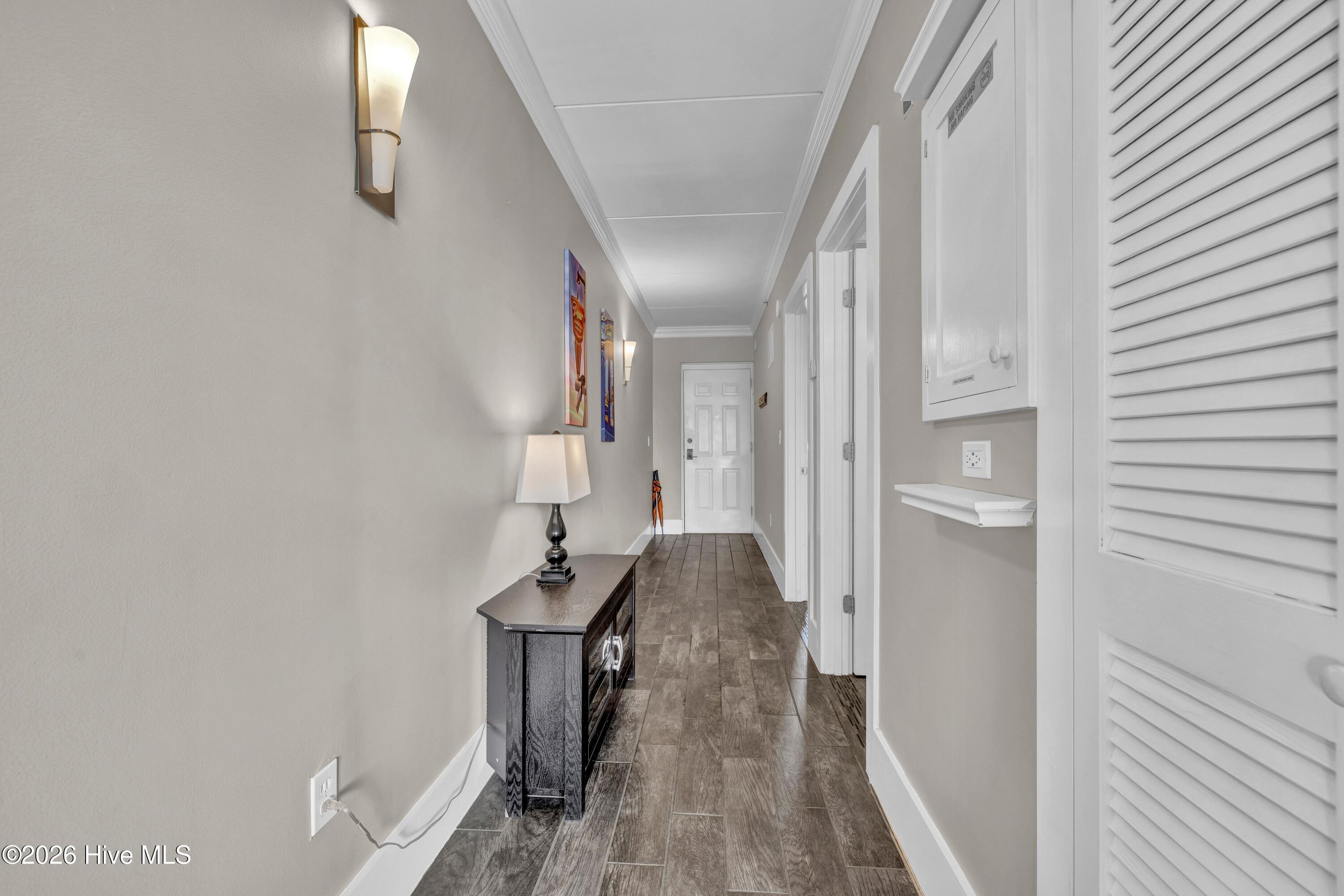 100548897 | Photo 23