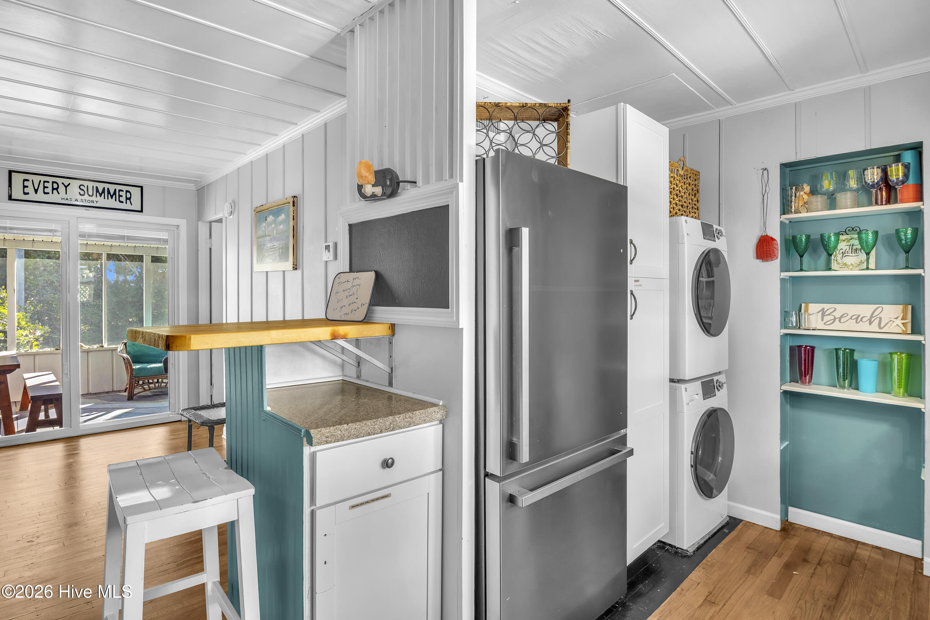 100550630 | Photo 10