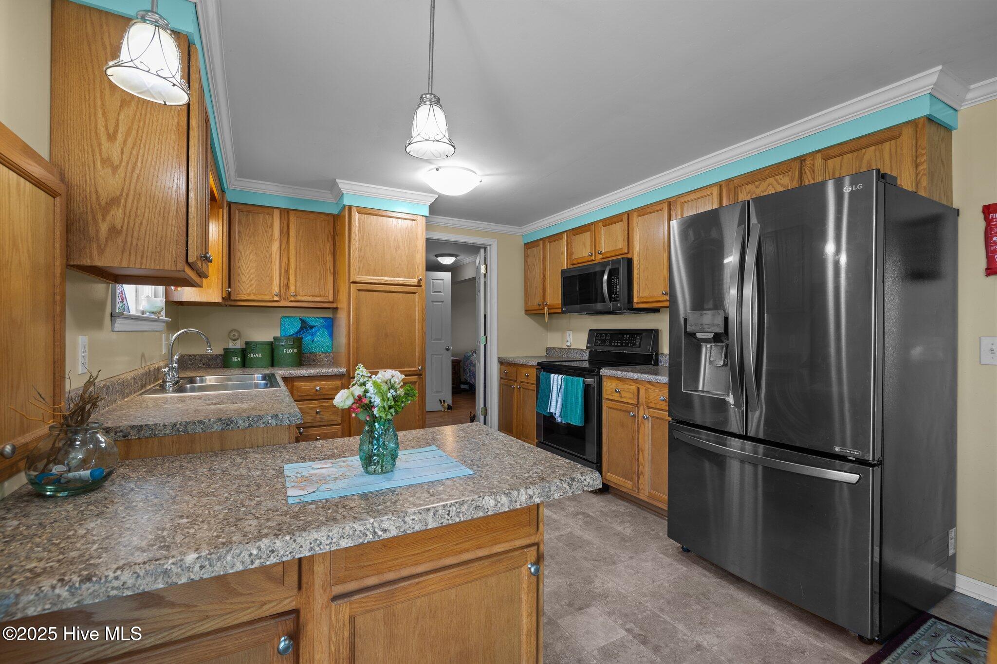 139 Diamond City Drive, Harkers Island, NC, 28531