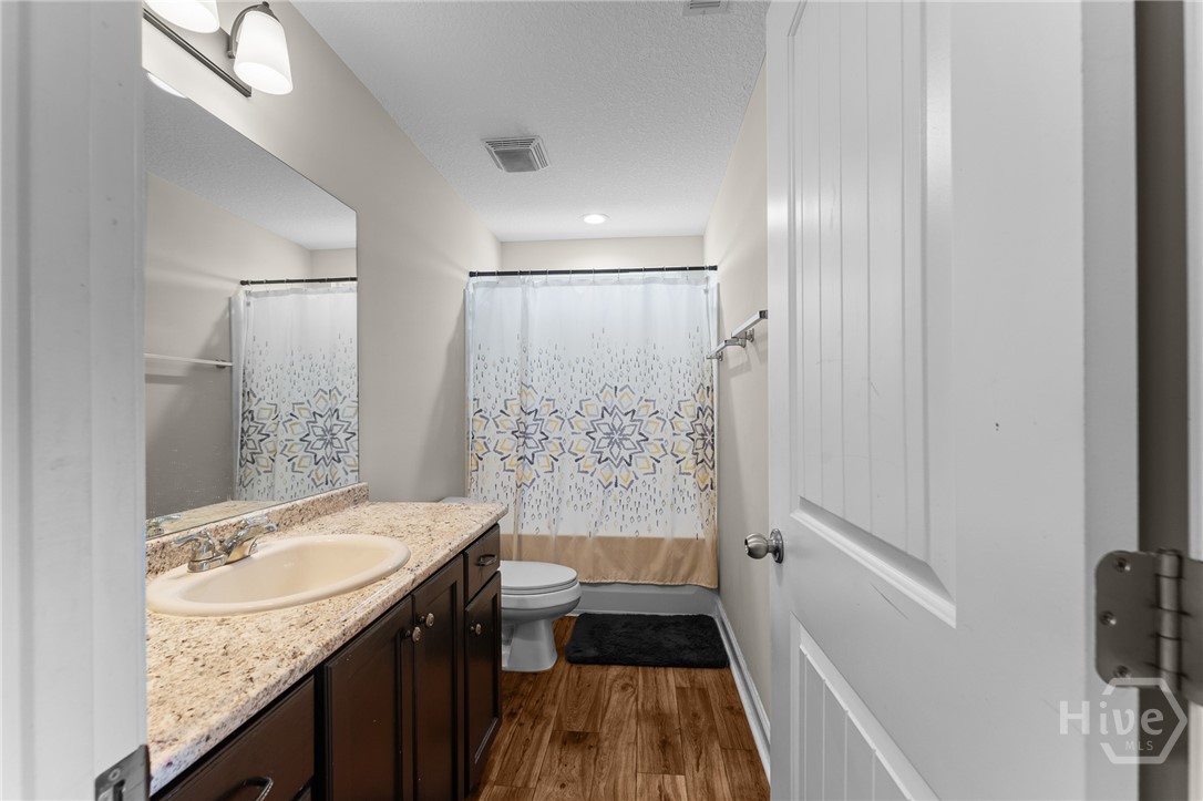 Bathroom/Upstairs