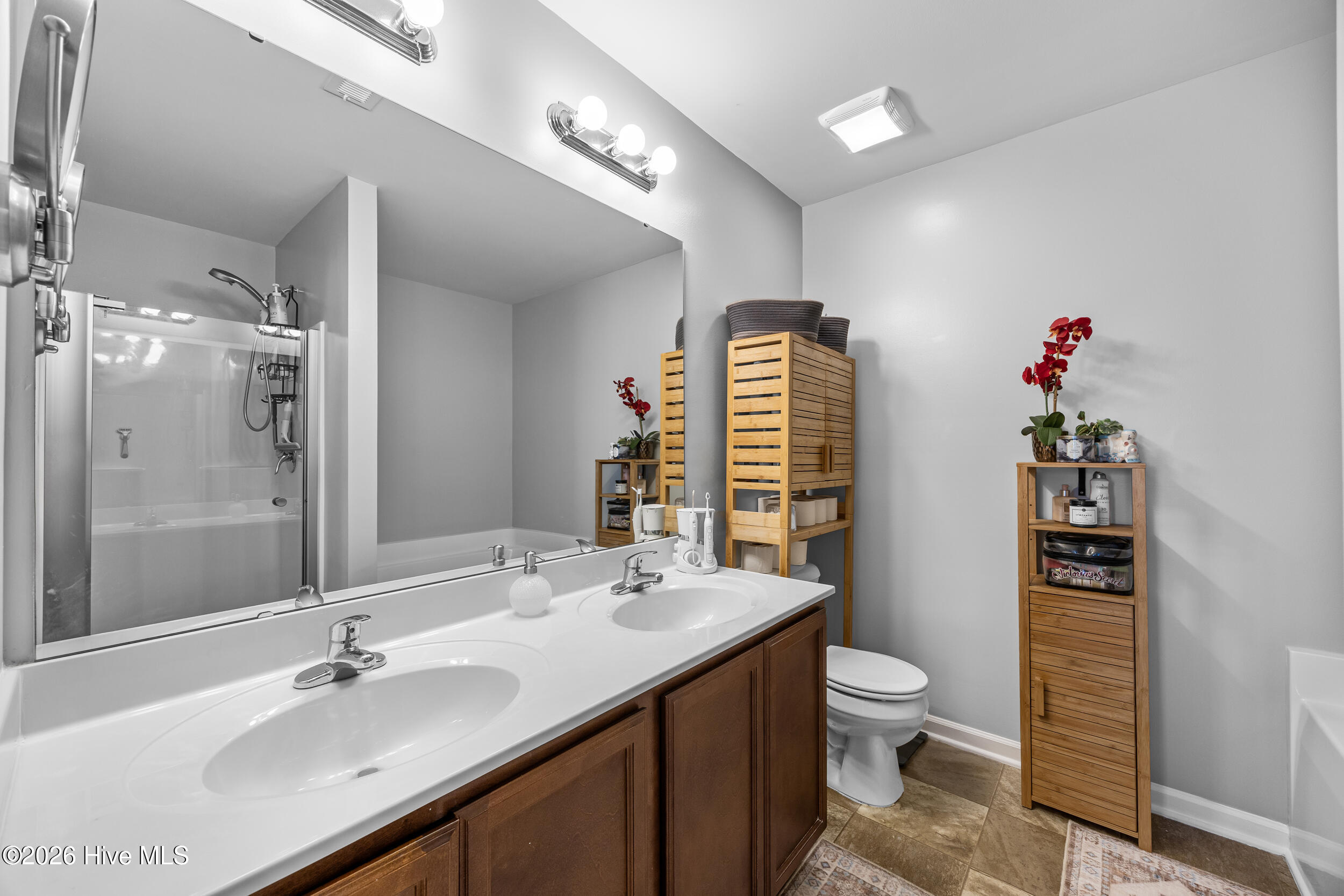 100559888 | Photo 28