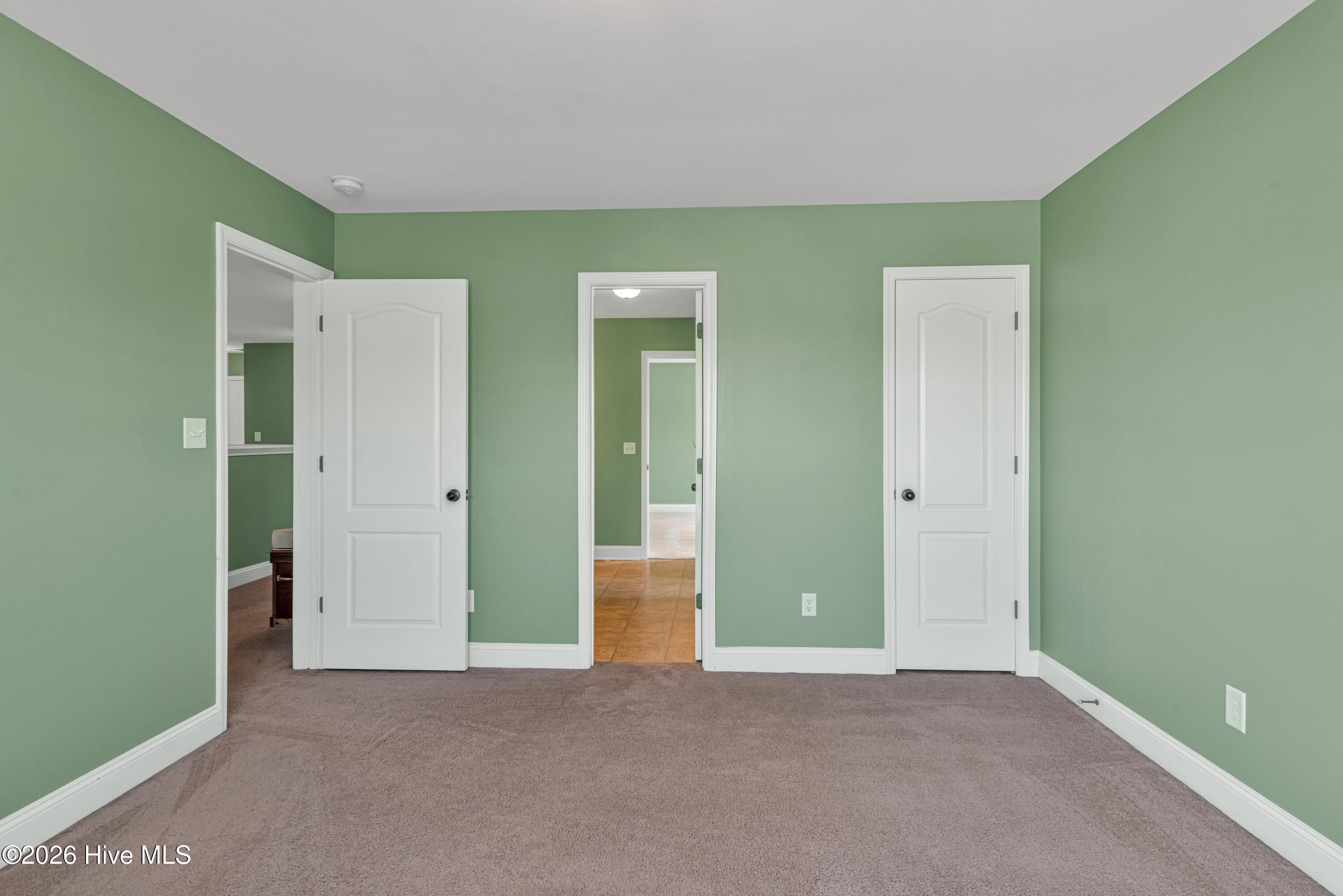 100564004 | Photo 33