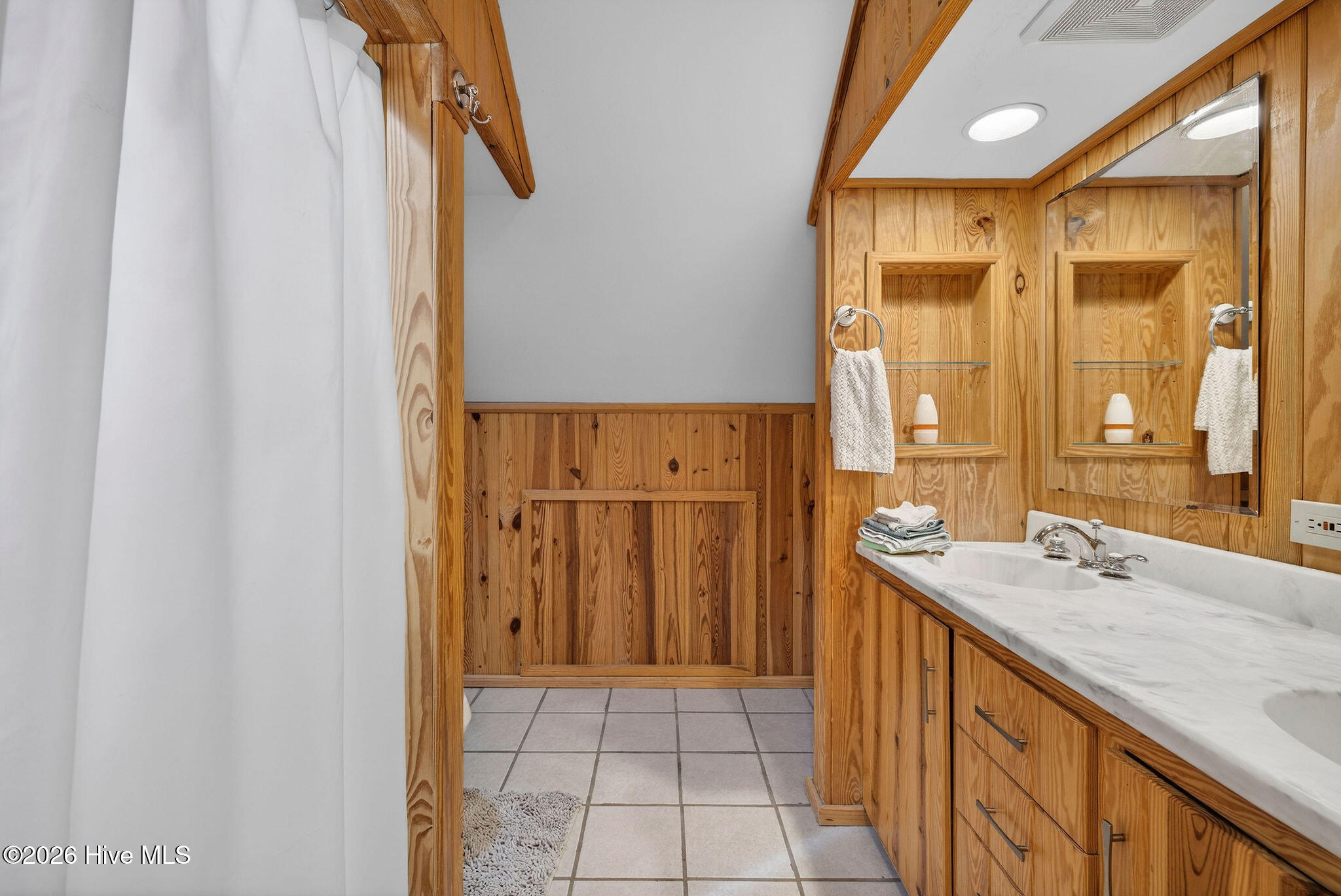 100542936 | Photo 68