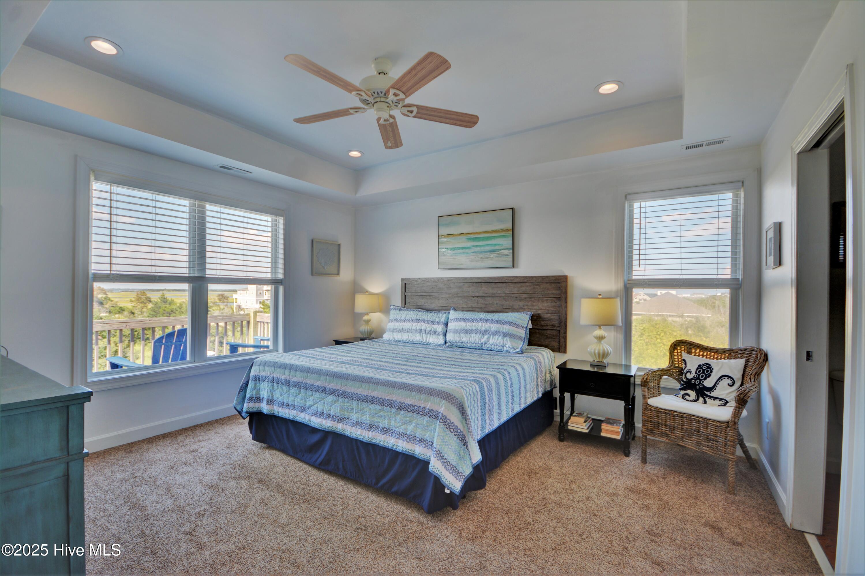 100518289 | Photo 18