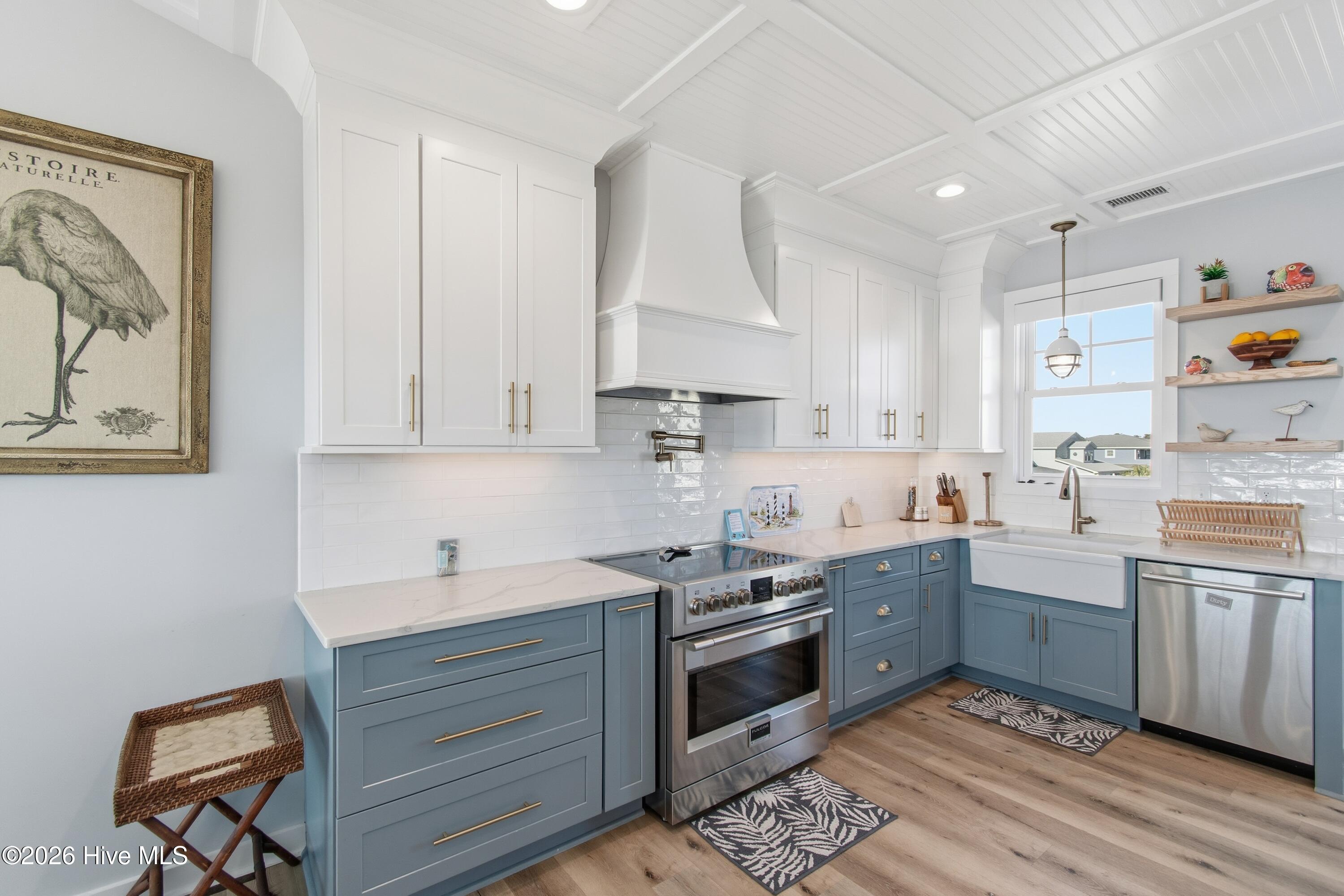 100547553 | Photo 45