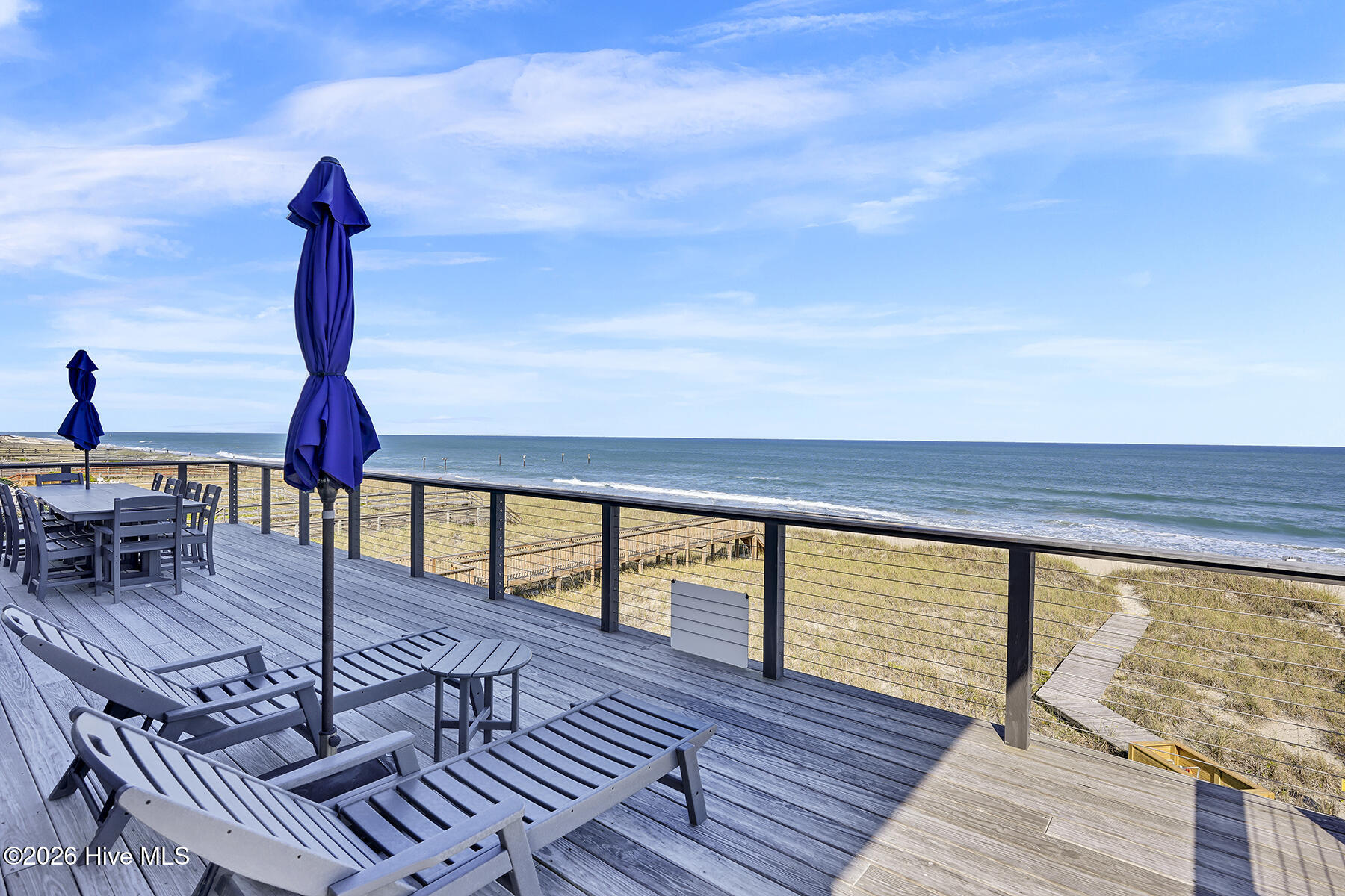 100565280 | Photo 23