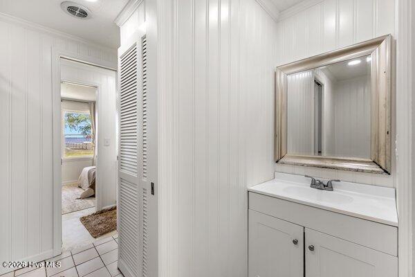 100565102 | Photo 22