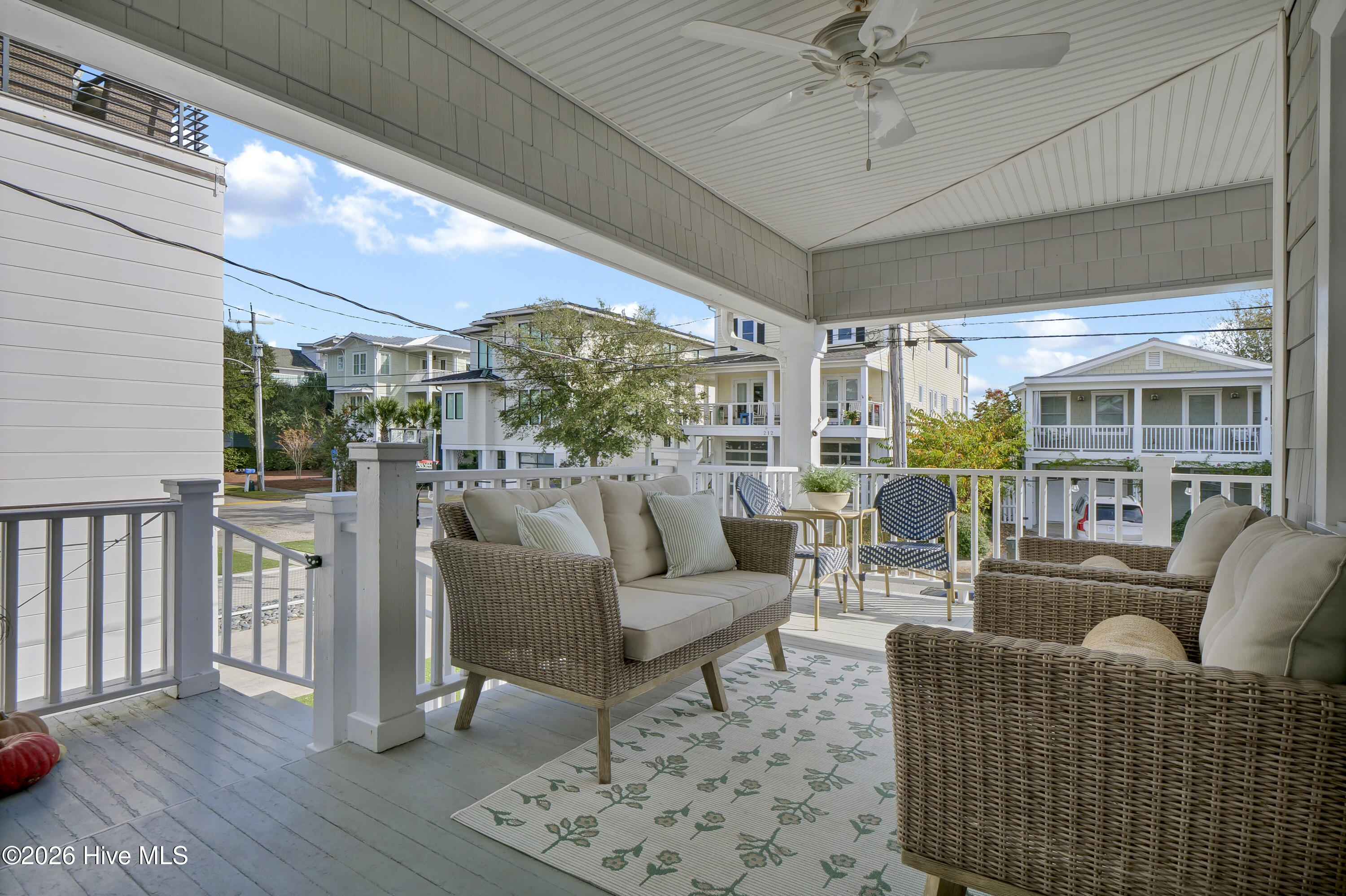 100549449 | Photo 28