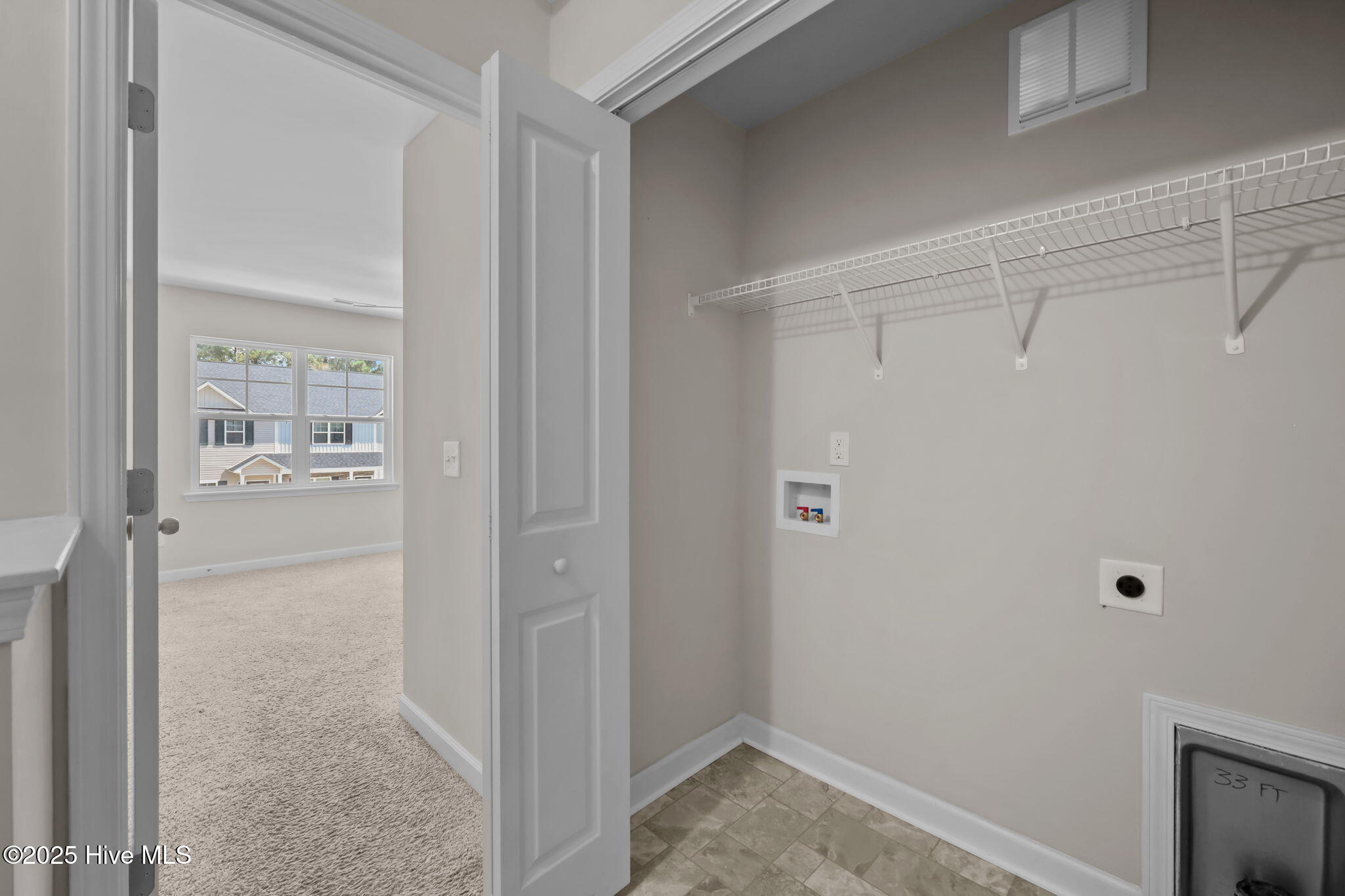 100549921 | Photo 21