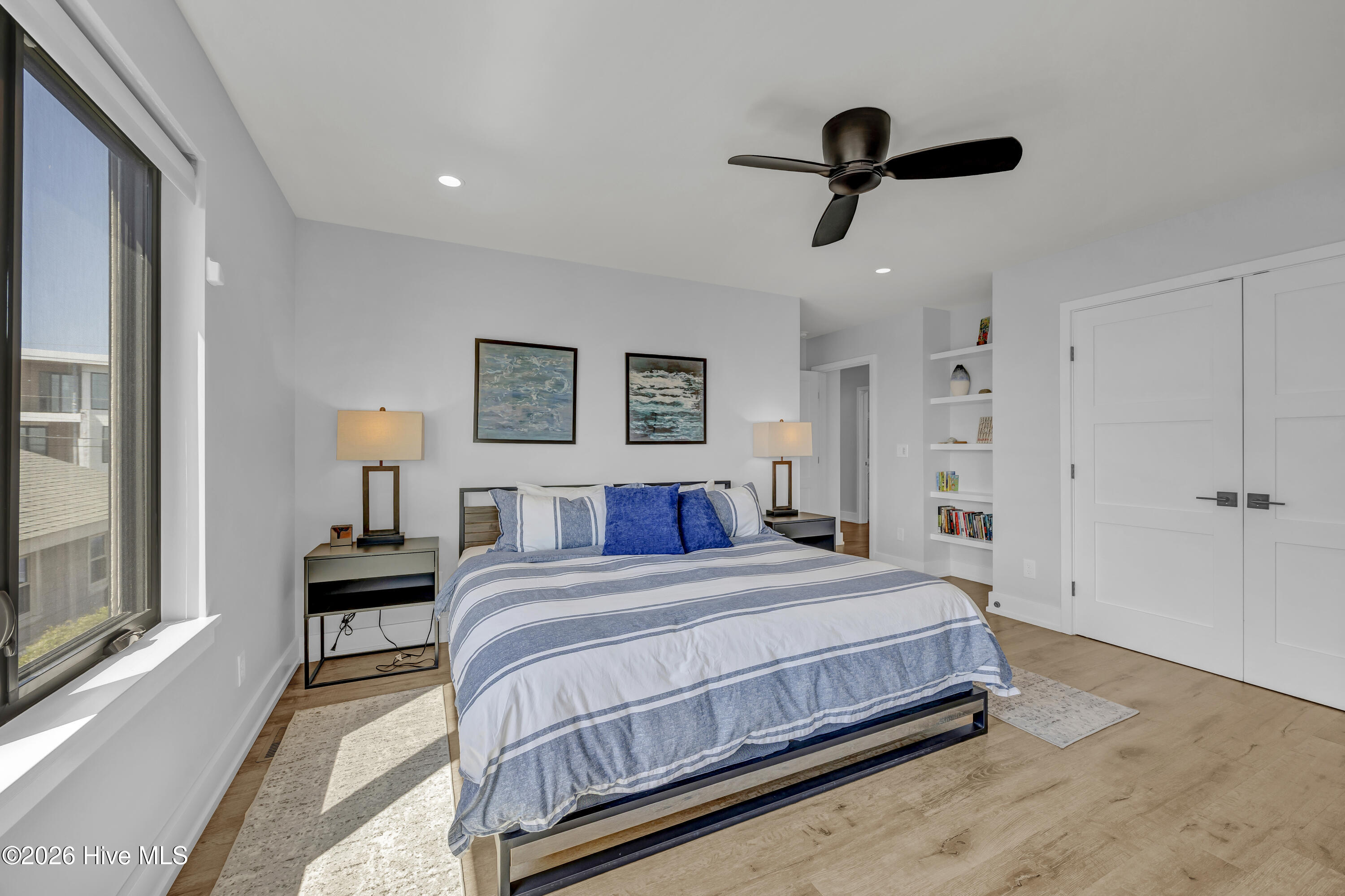 100565280 | Photo 59