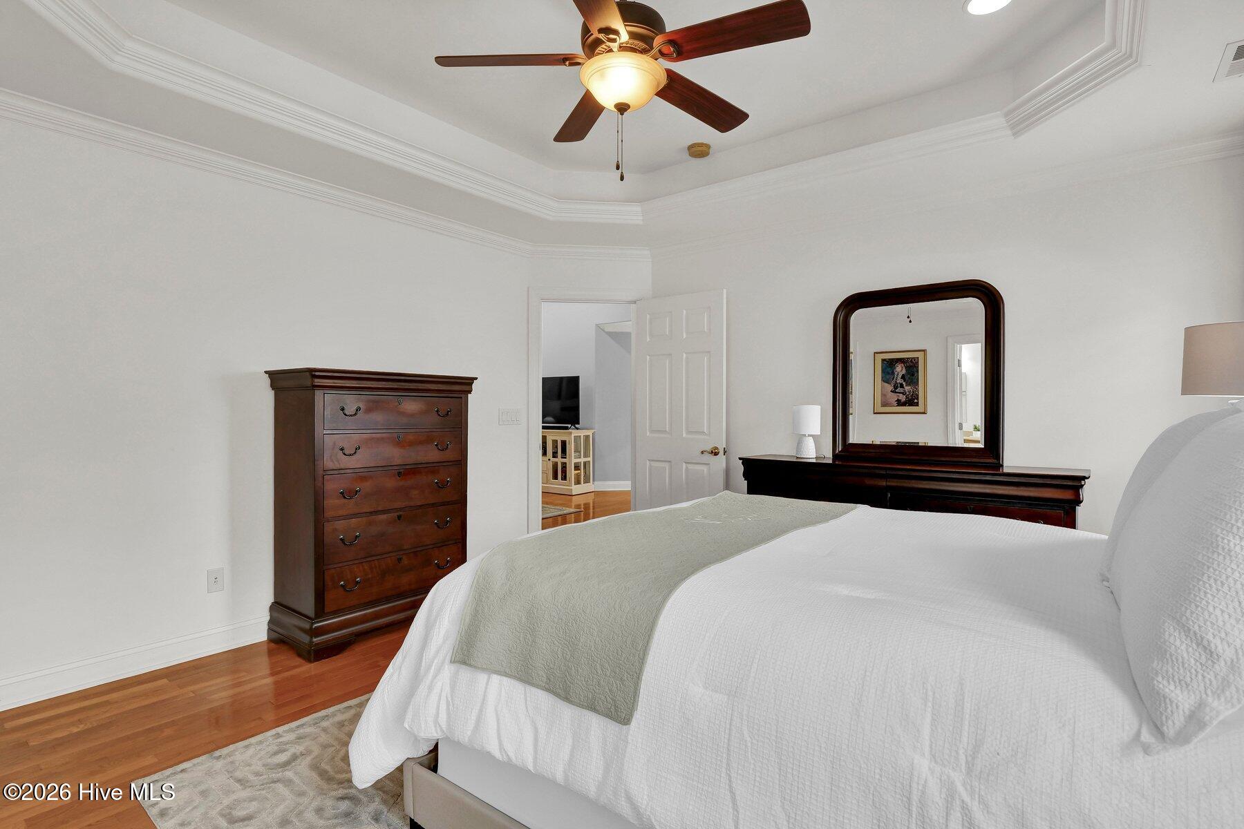 100562054 | Photo 14