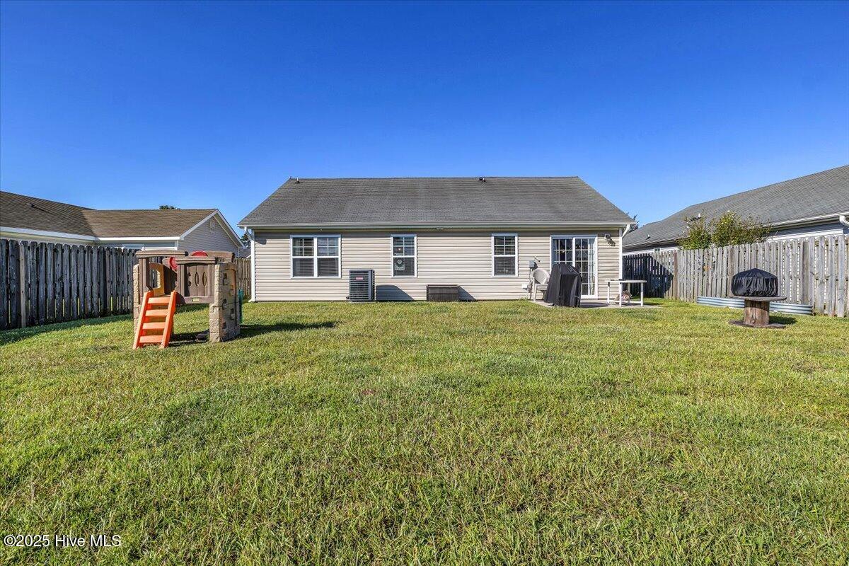 100557055 | Photo 33