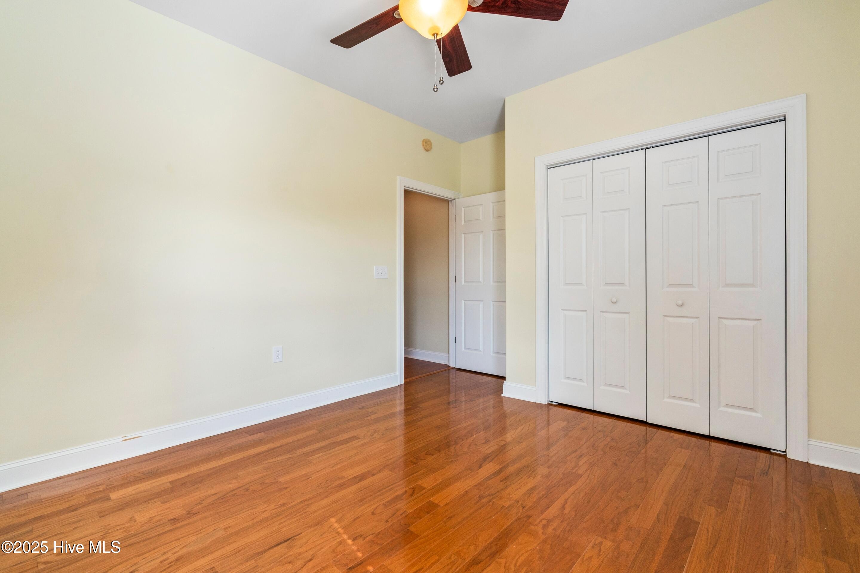 100536985 | Photo 25