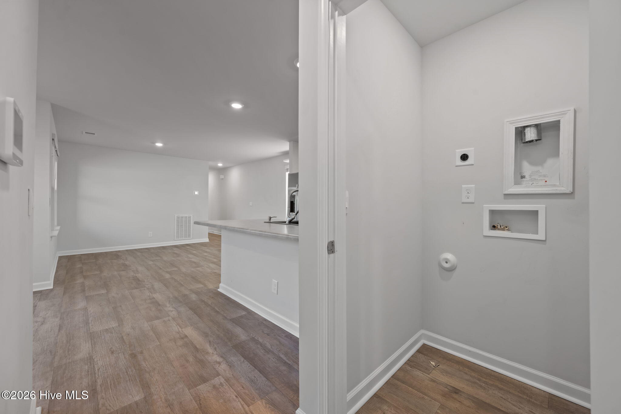 100547866 | Photo 36