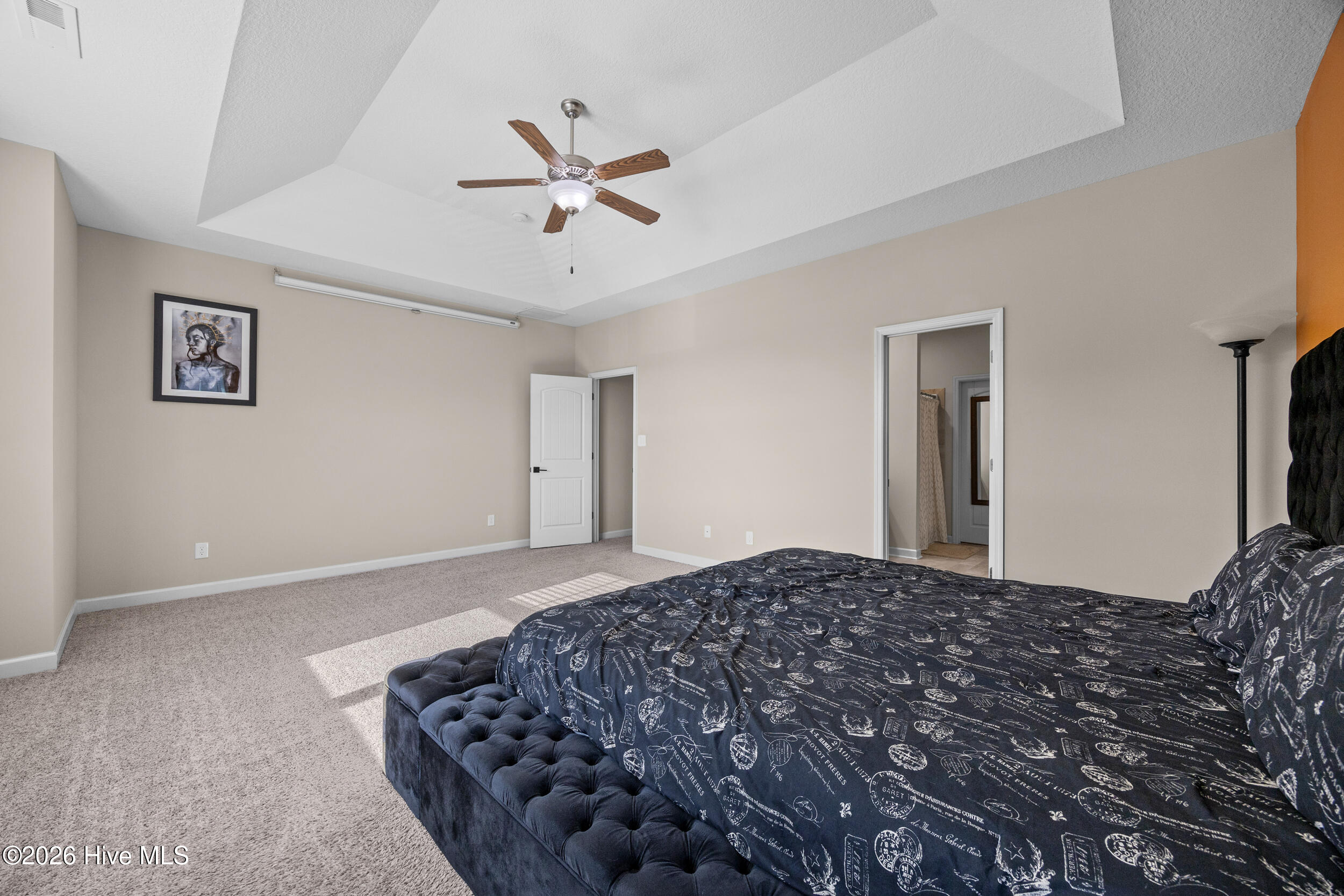 100566165 | Photo 23