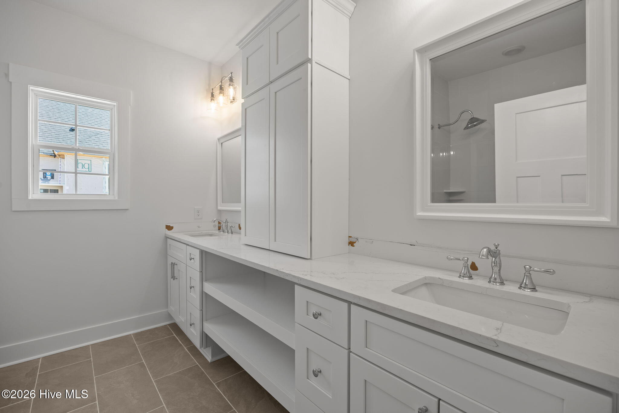 100563337 | Photo 22