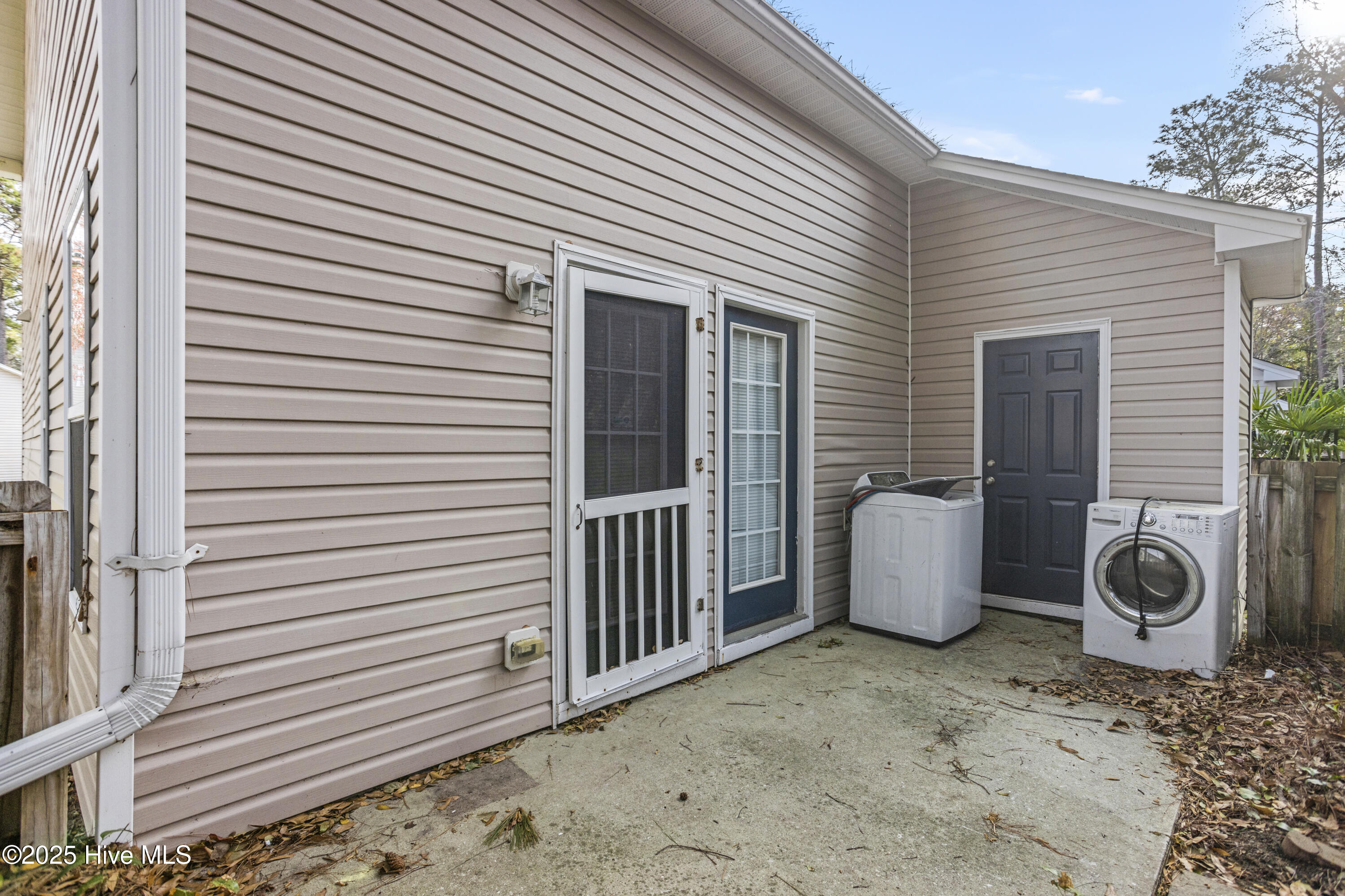 100496889 | Photo 13