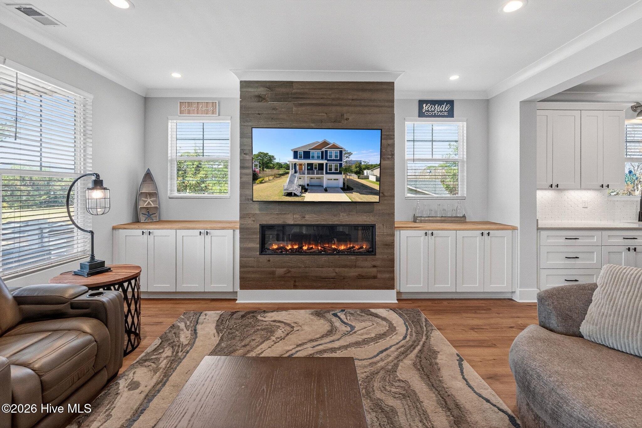 100561460 | Photo 15