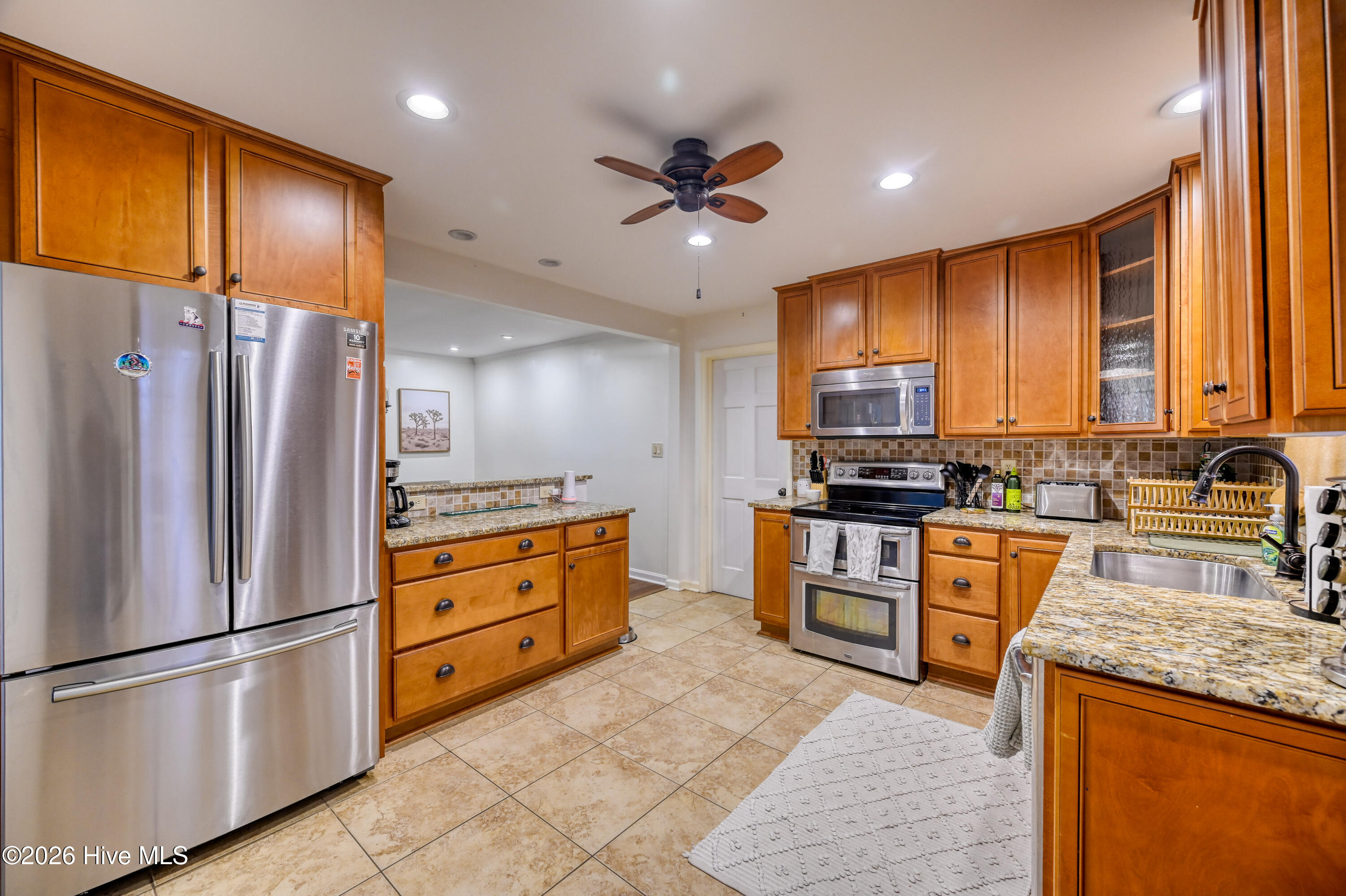 100562764 | Photo 13