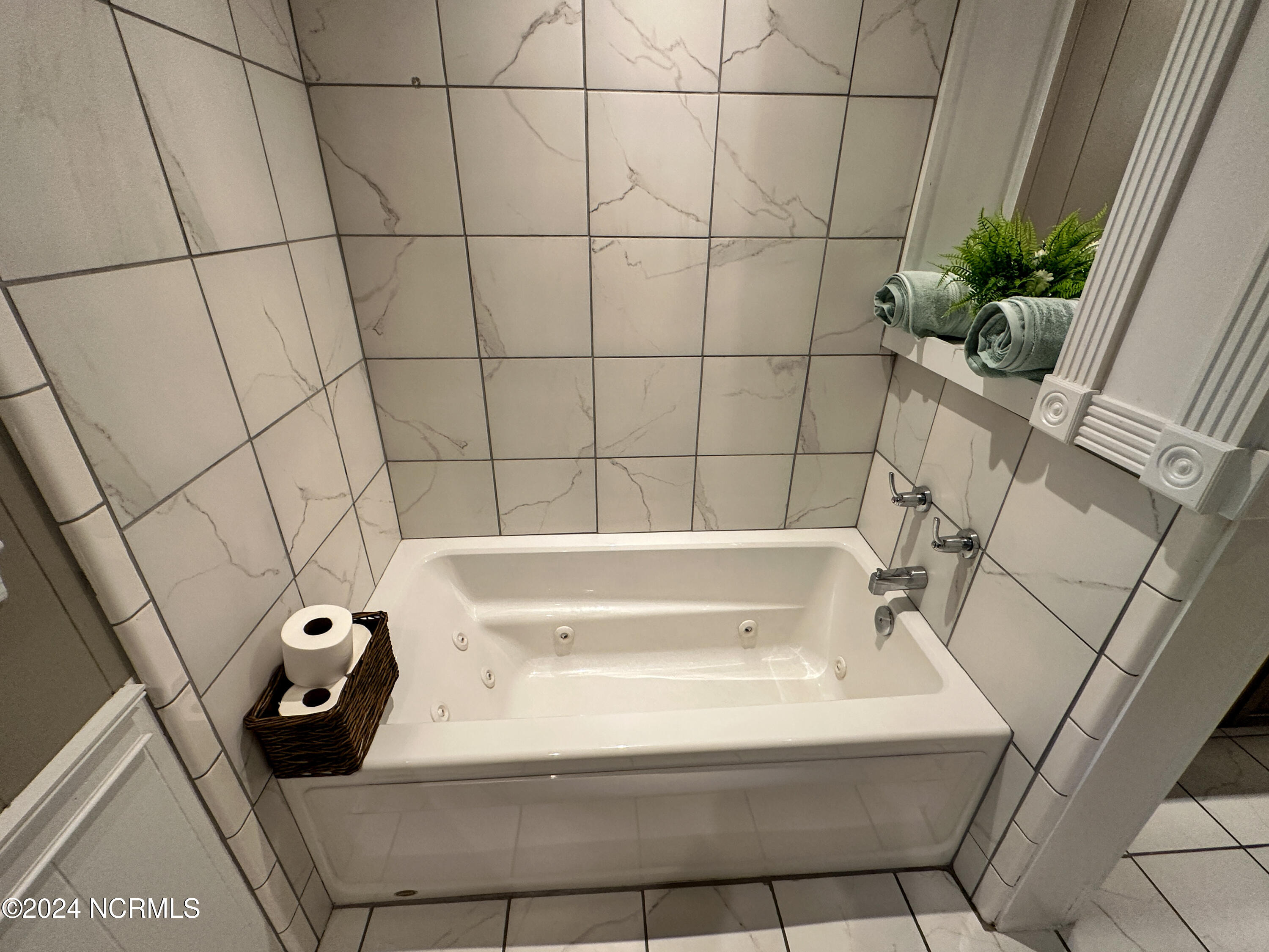 100558799 | Photo 30