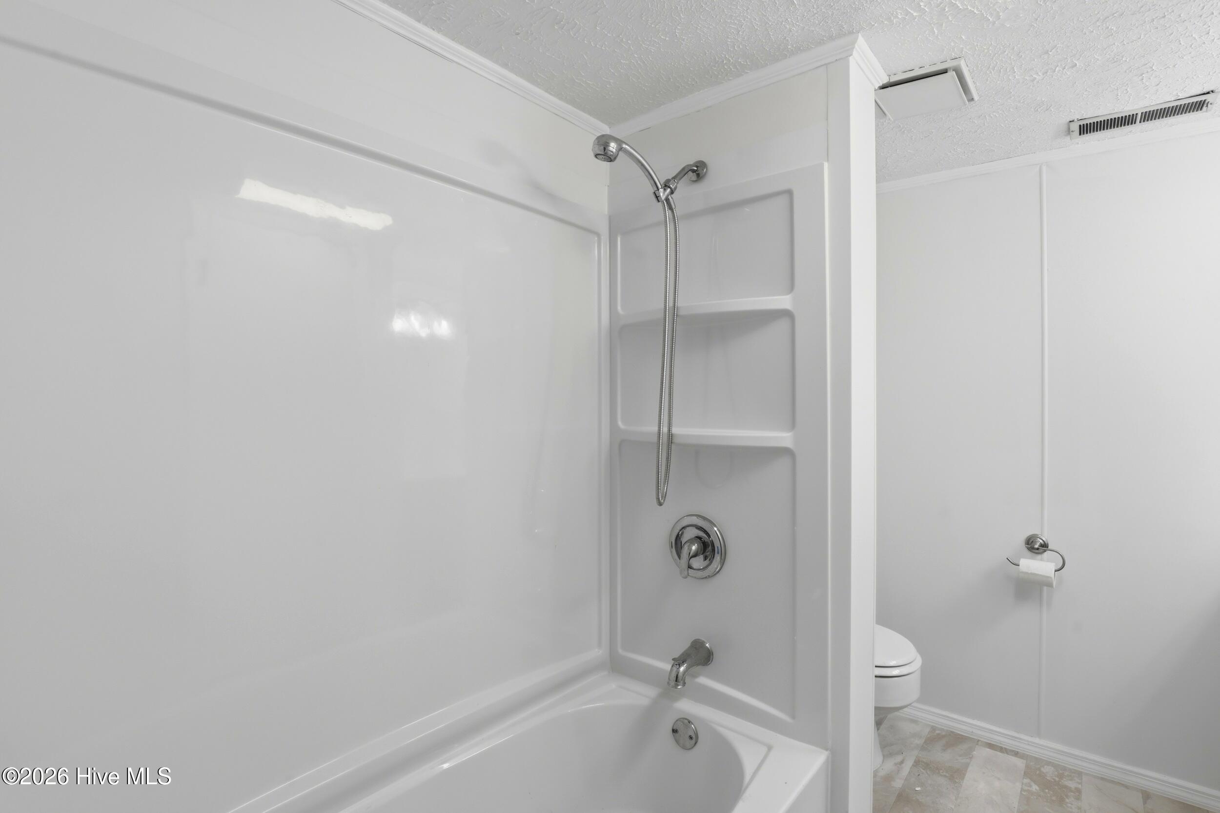 100561311 | Photo 28