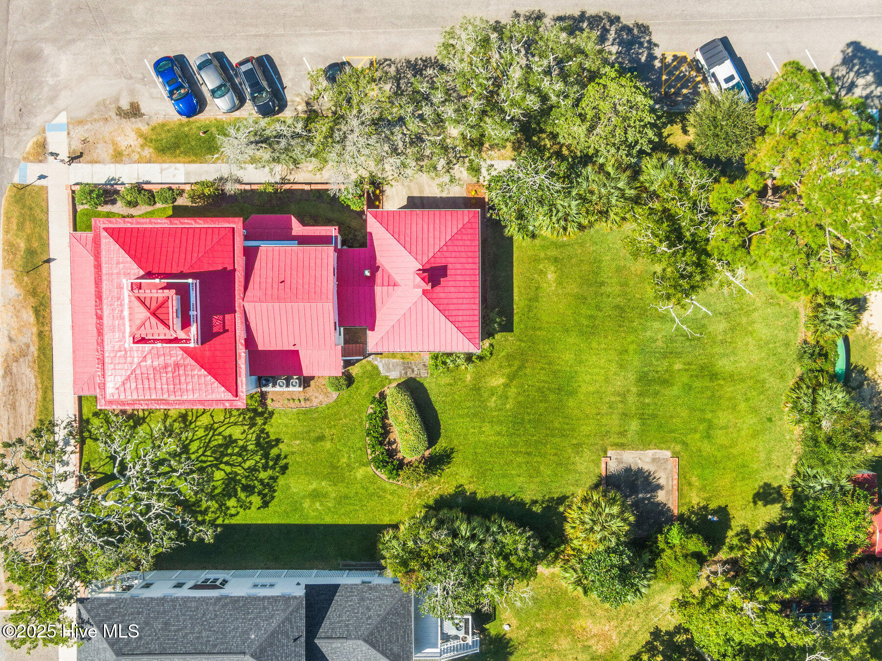 100561116 | Photo 49