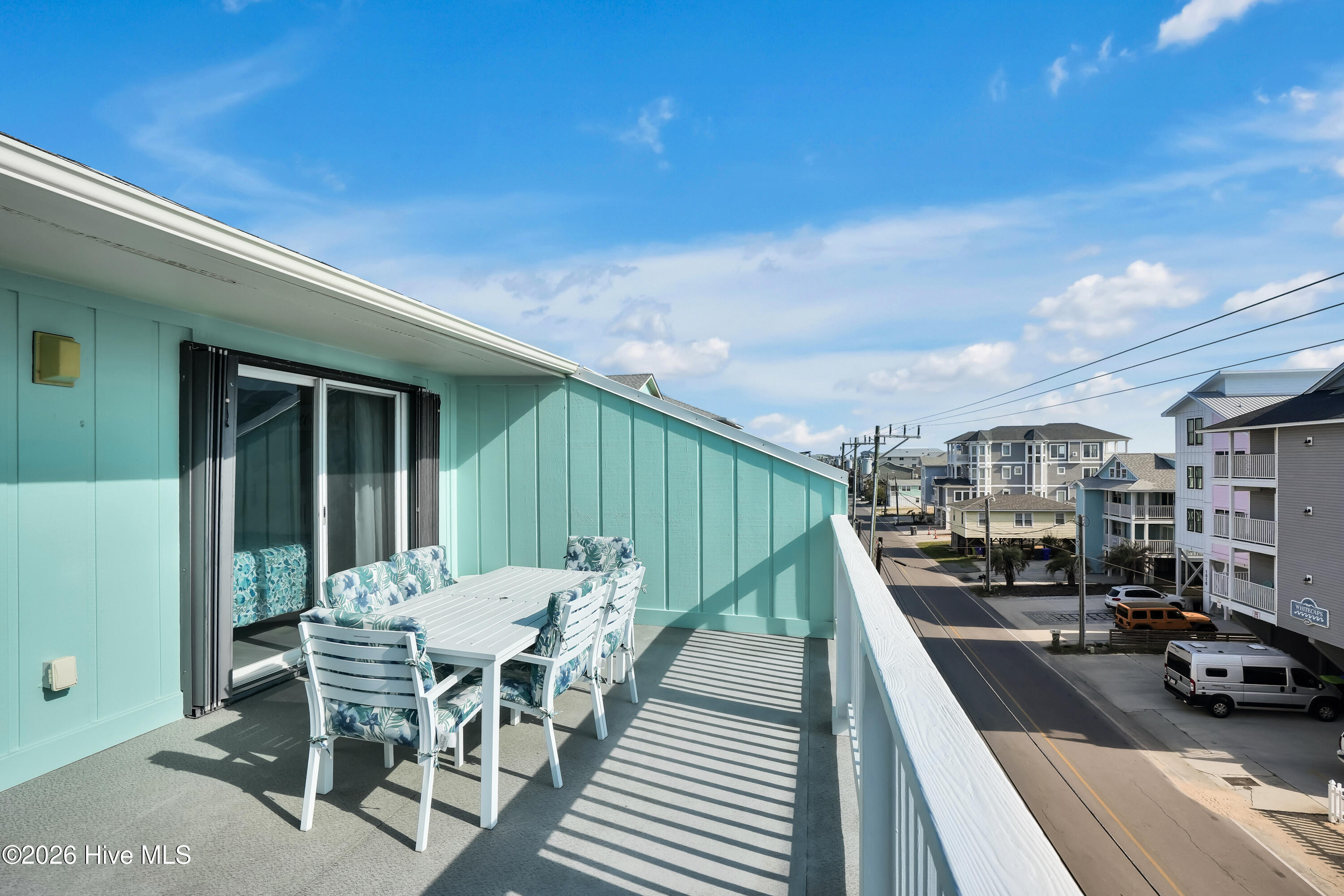 100570328 | Photo 30