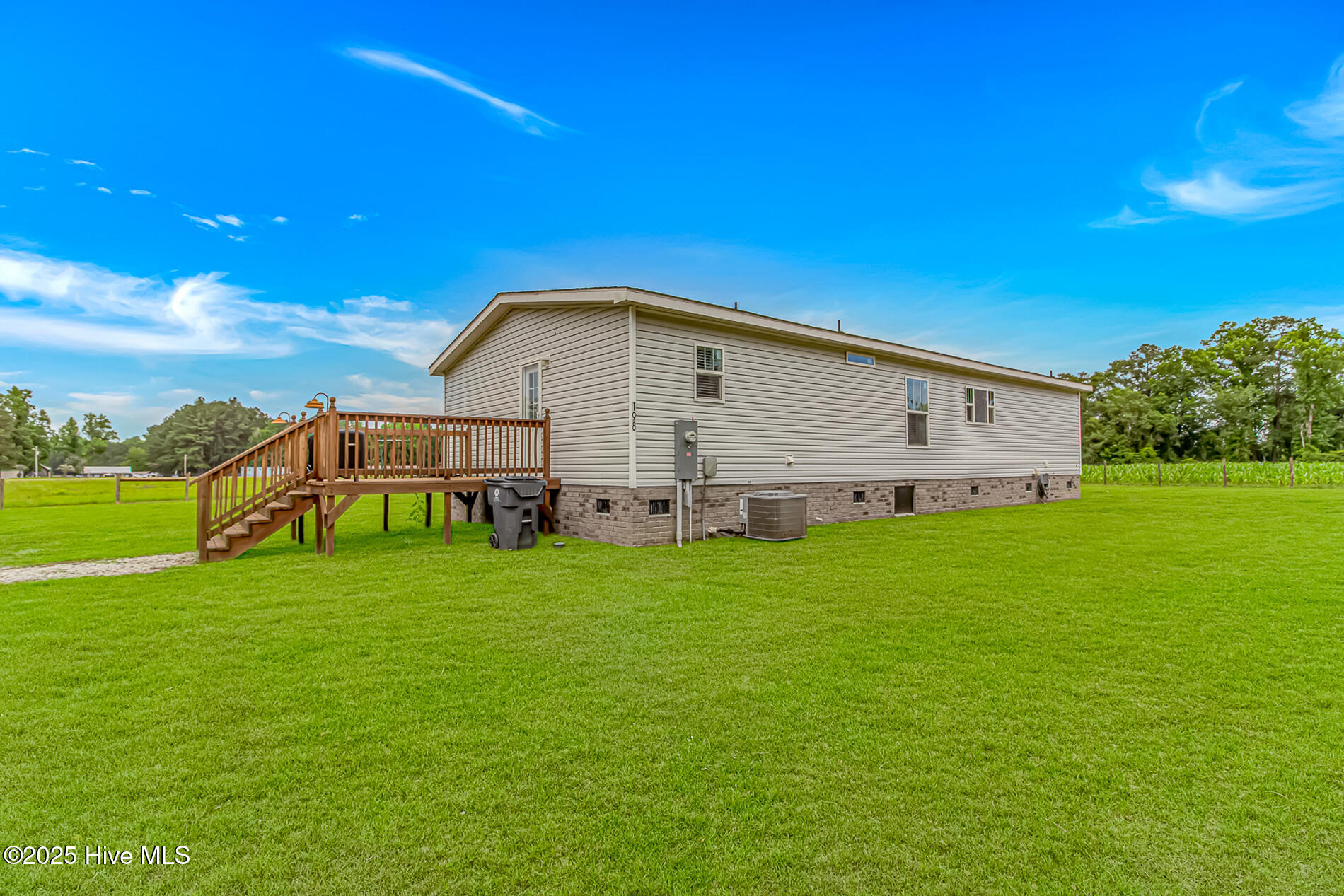 100510788 | Photo 27