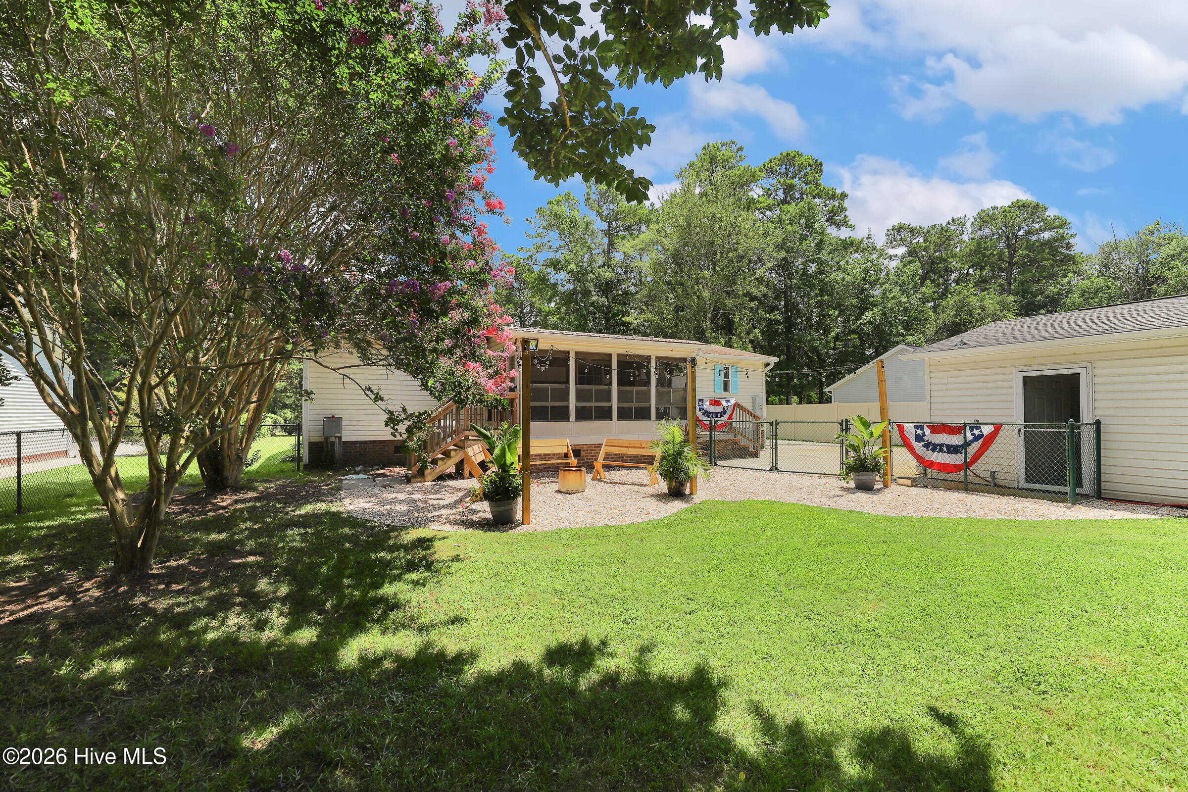 100560111 | Photo 38