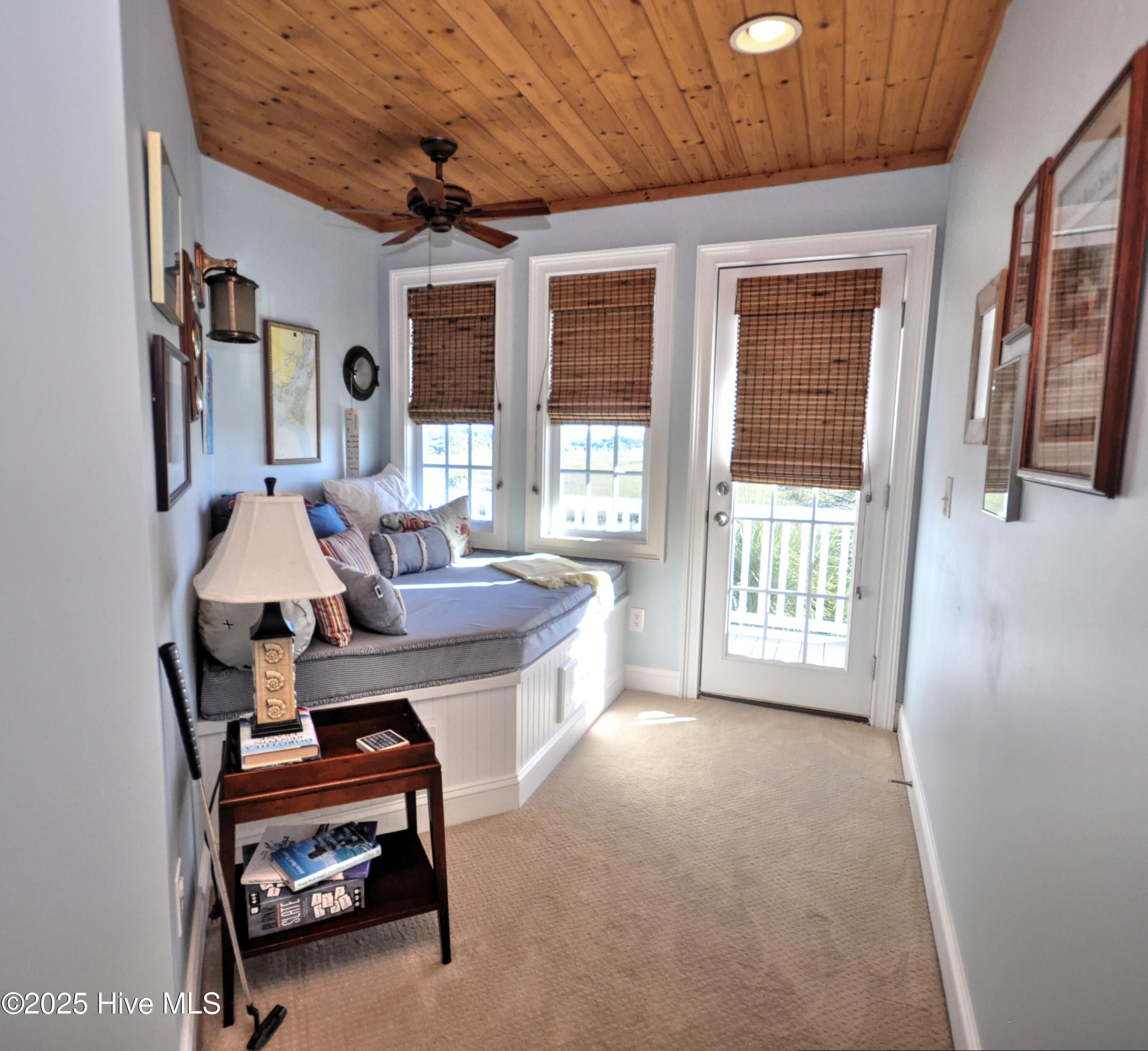 100537753 | Photo 30