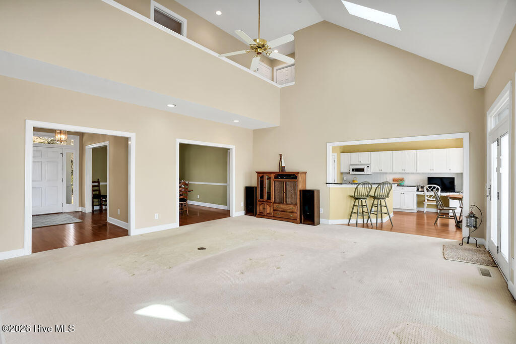 100563710 | Photo 20