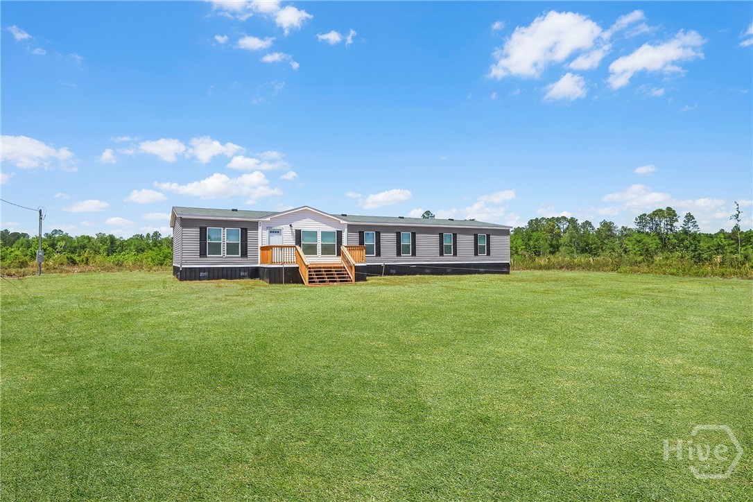 Homes for sale in Hinesville, GA | 221 County Line Rd, Hinesville, GA 31313 | MLS# SA353740