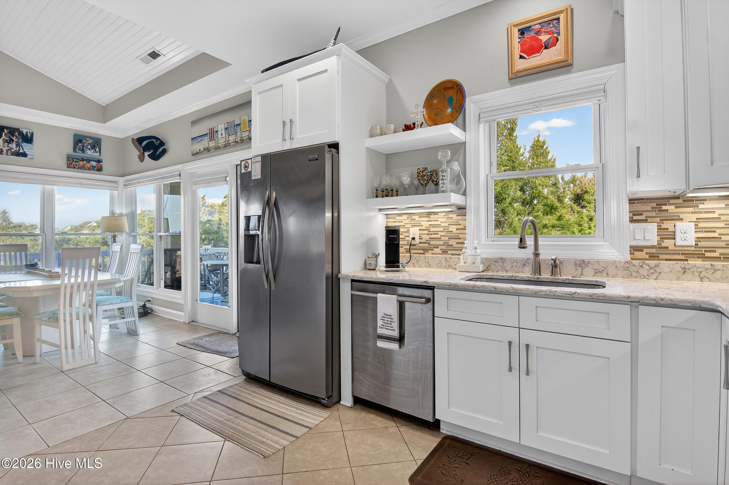 100556296 | Photo 12