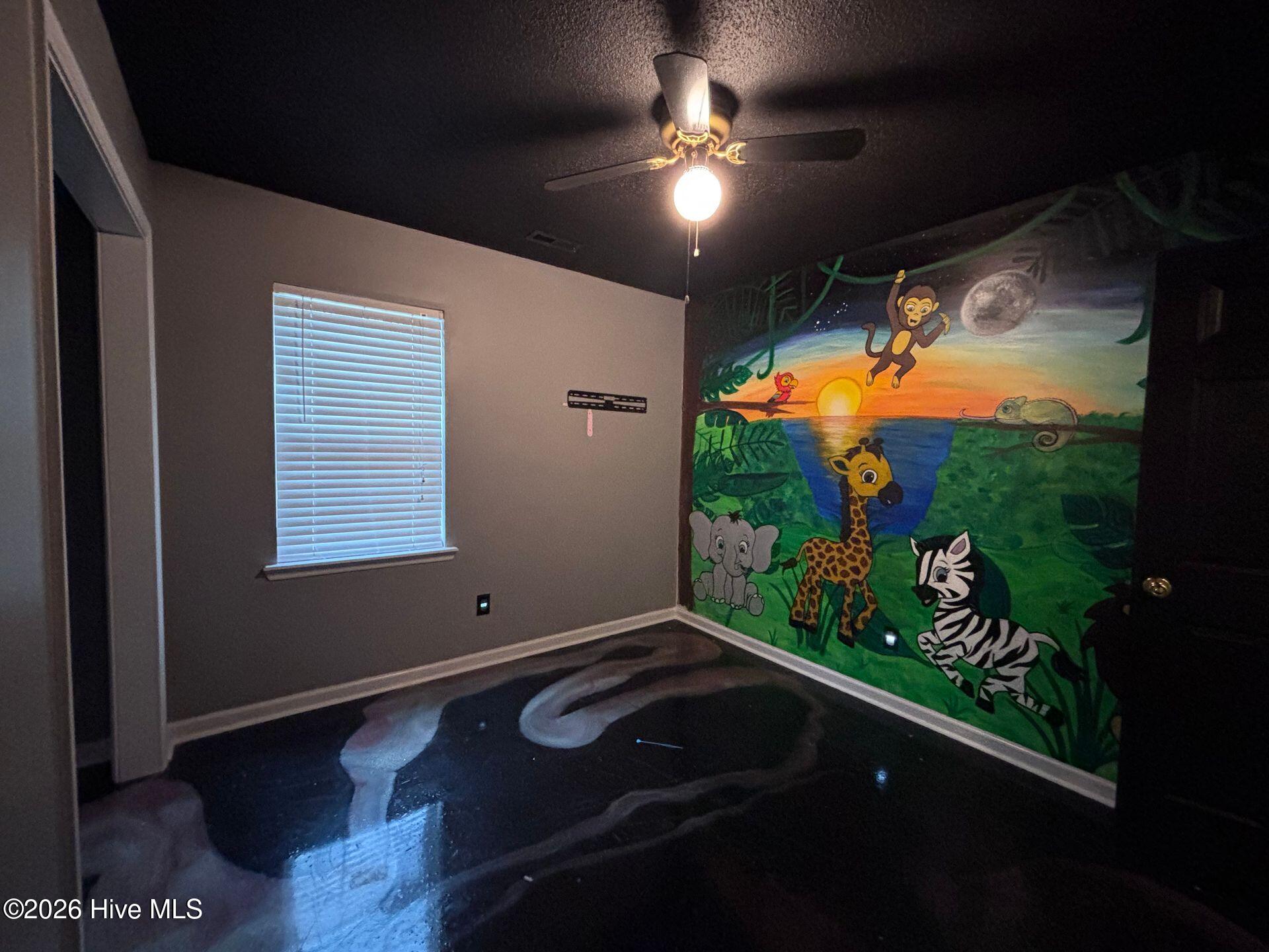 100555707 | Photo 14