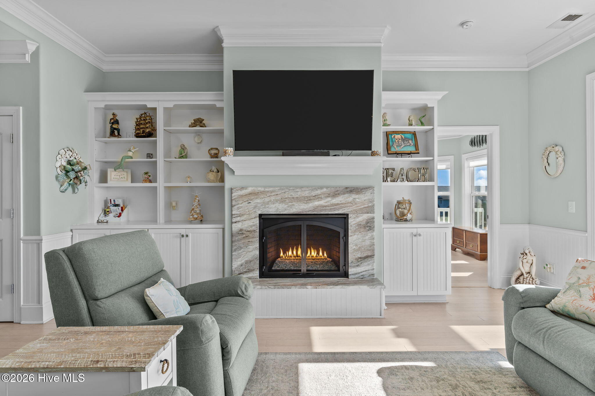 100549161 | Photo 22