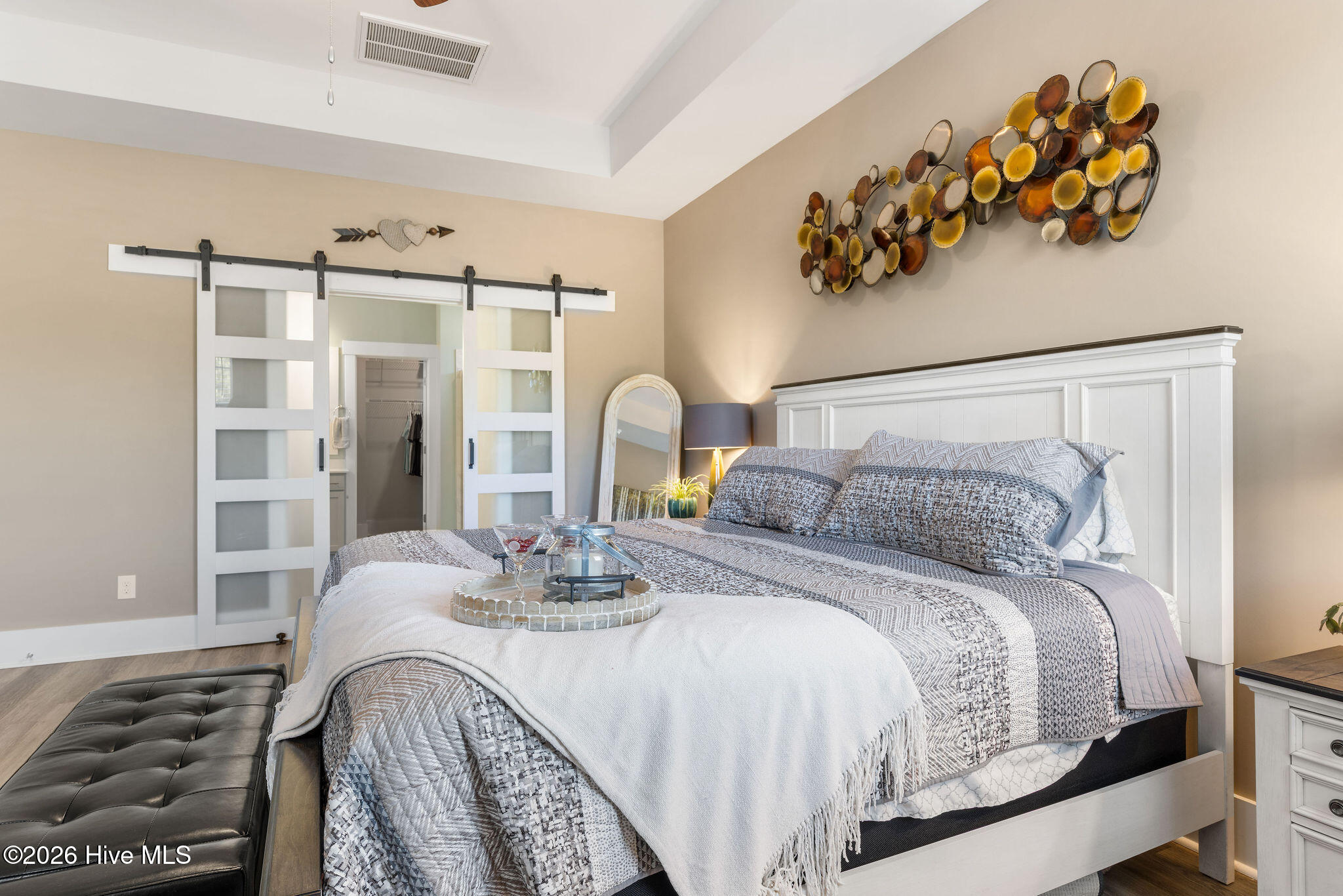 100554003 | Photo 34