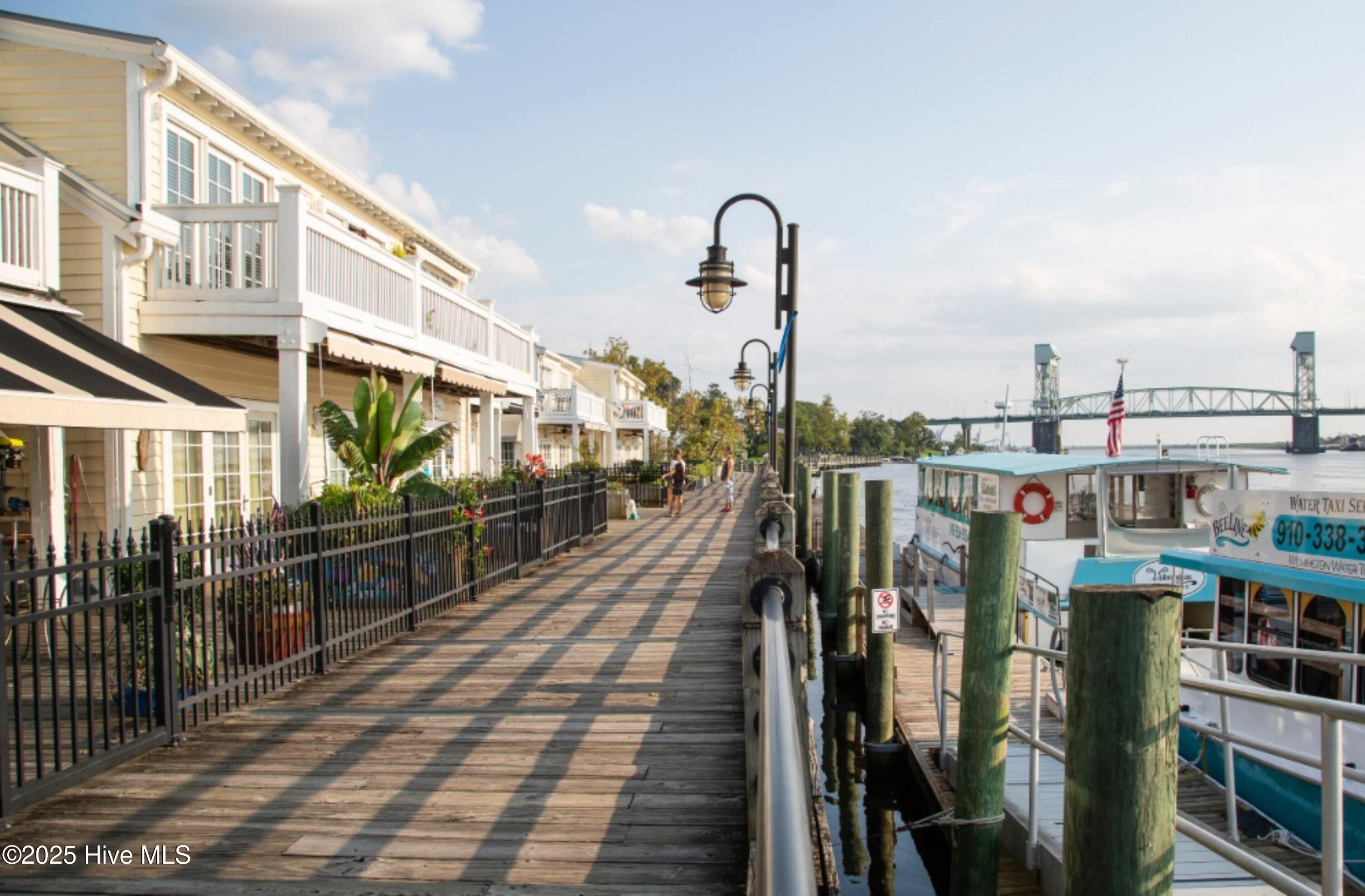 100568155 | Photo 45