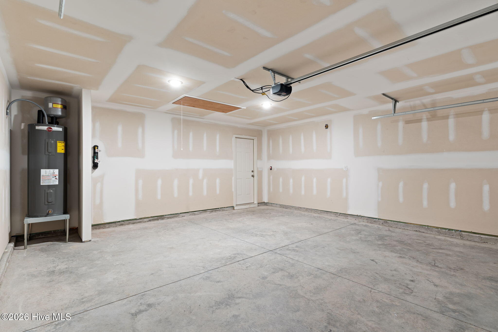 100549751 | Photo 44