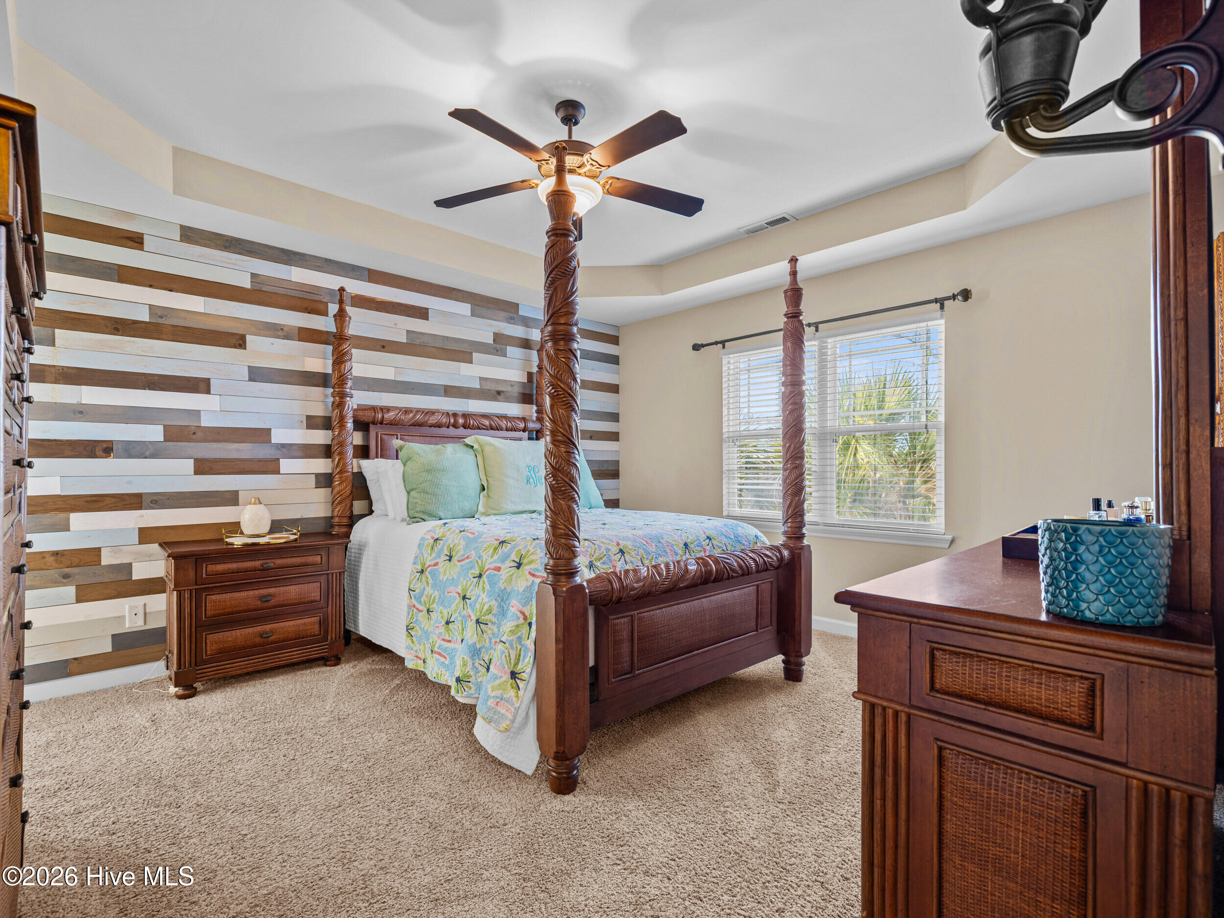 100559159 | Photo 32