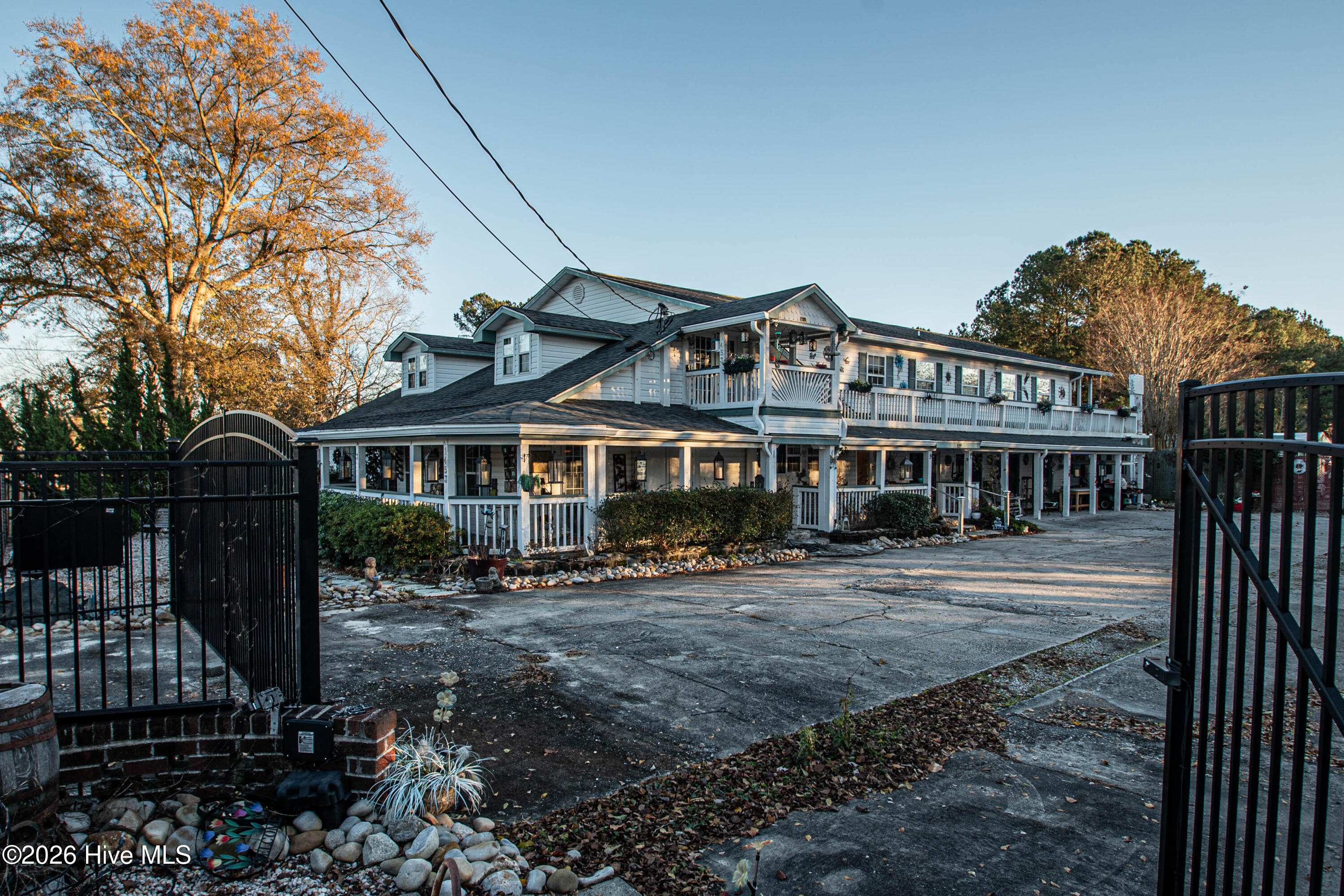 100554642 | Photo 46