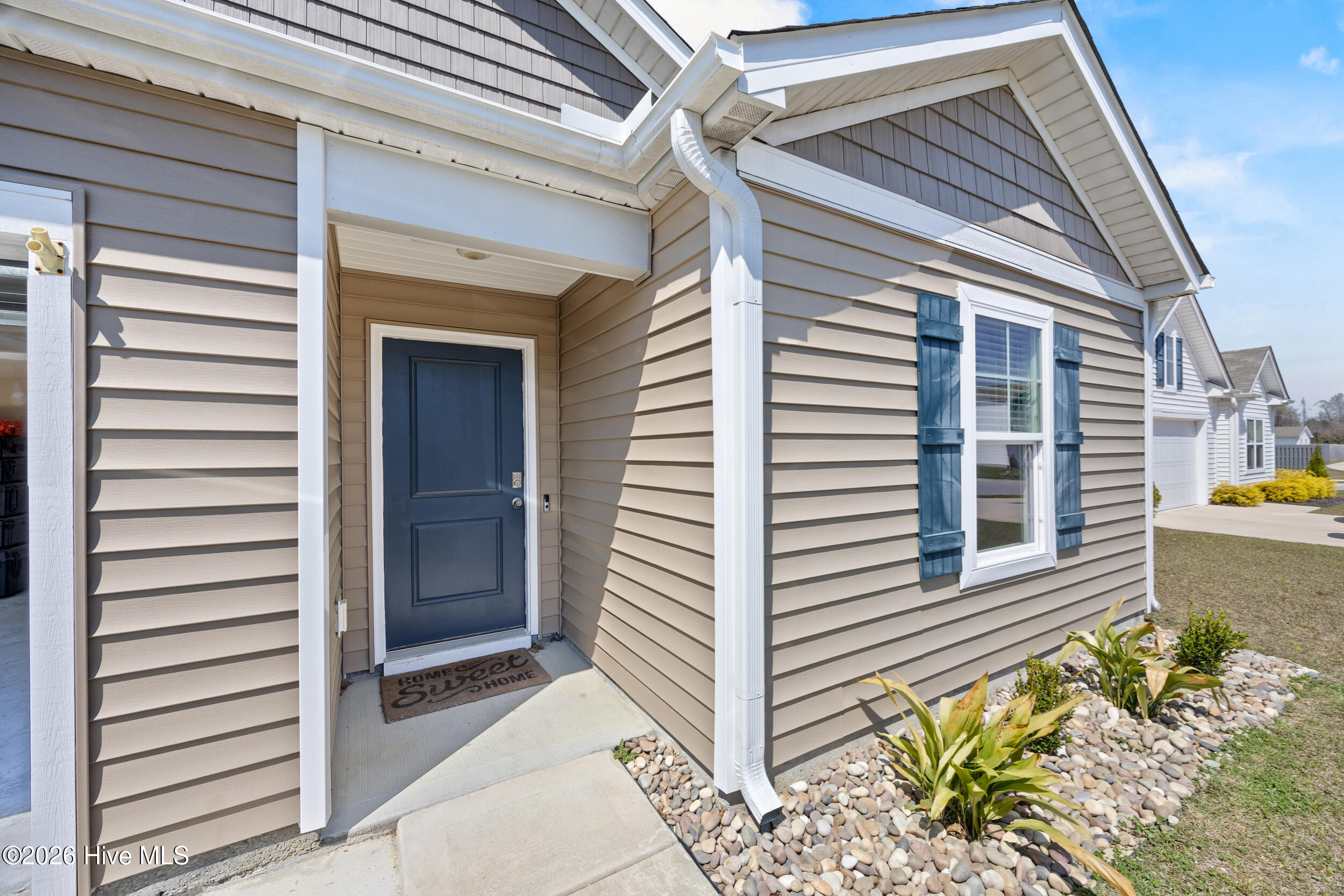 100562687 | Photo 16