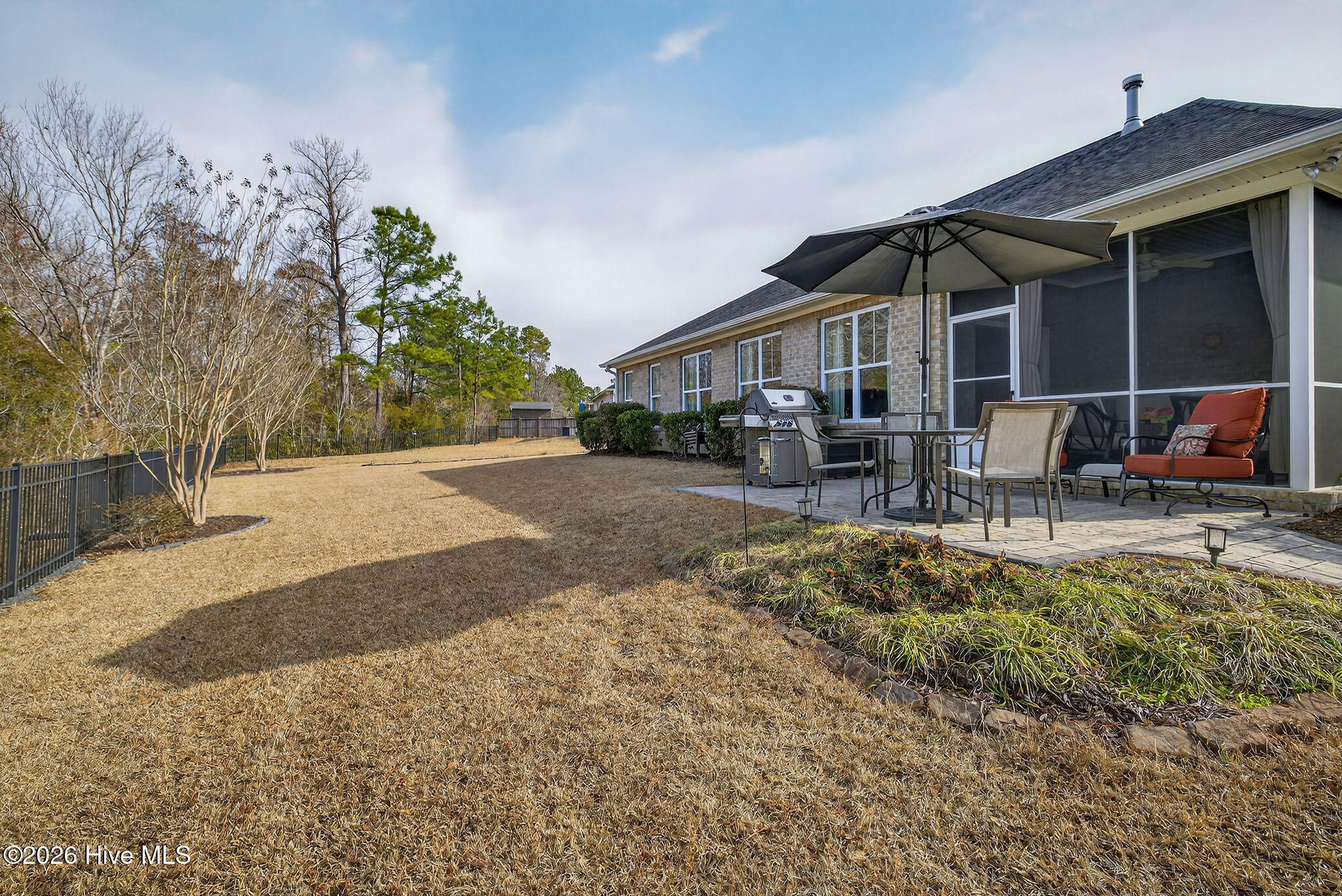 100558265 | Photo 53