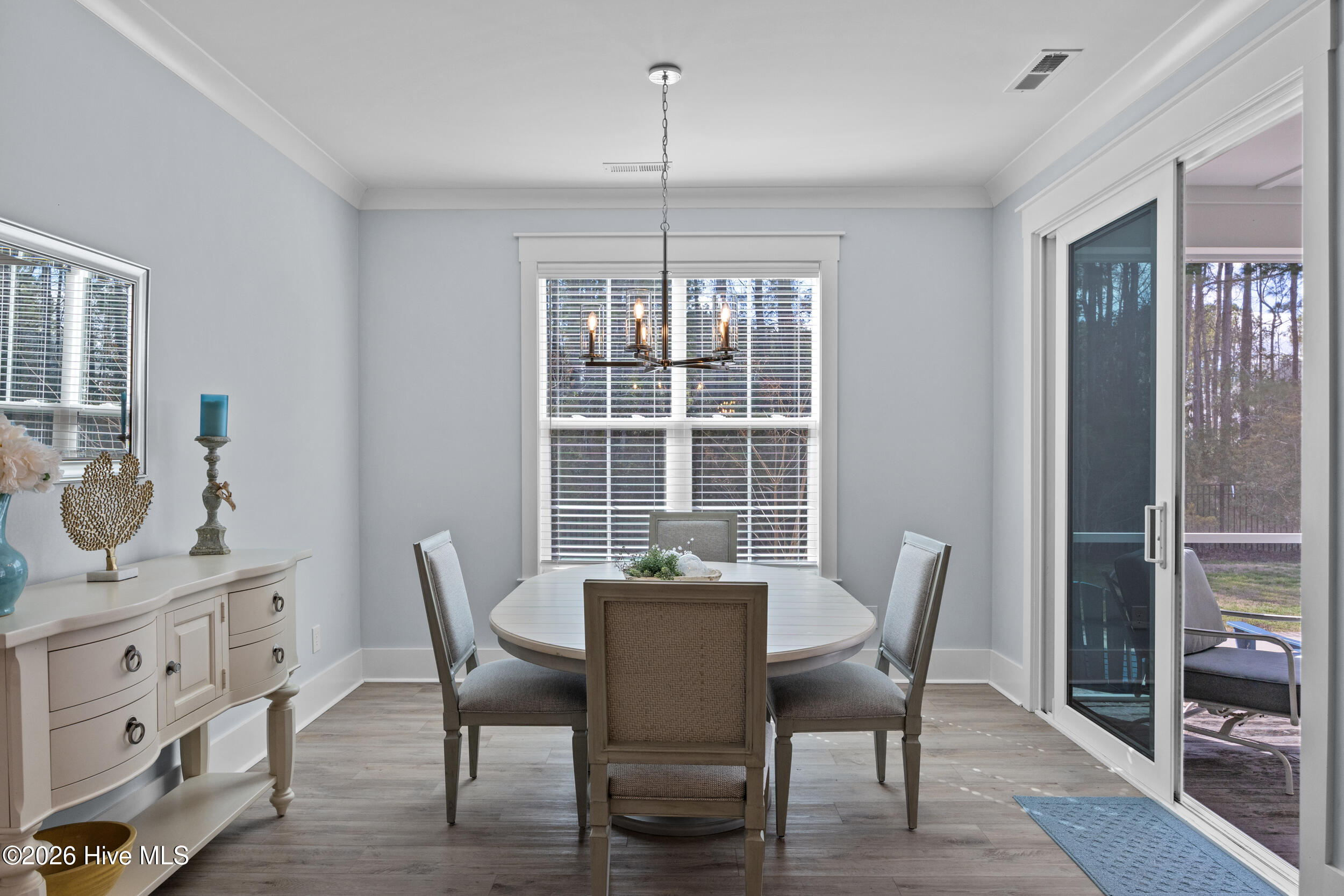 100555433 | Photo 16