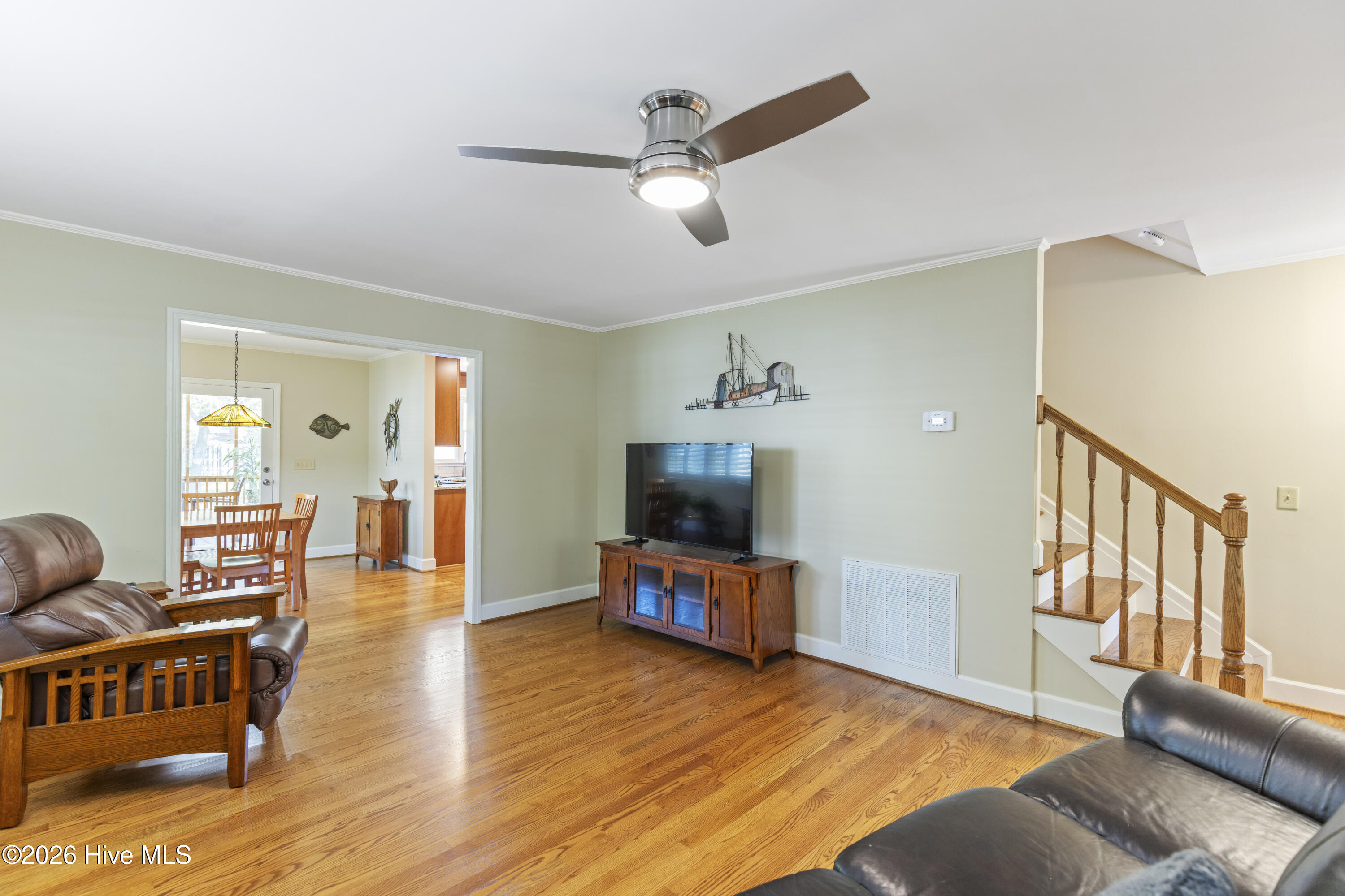 100569579 | Photo 36