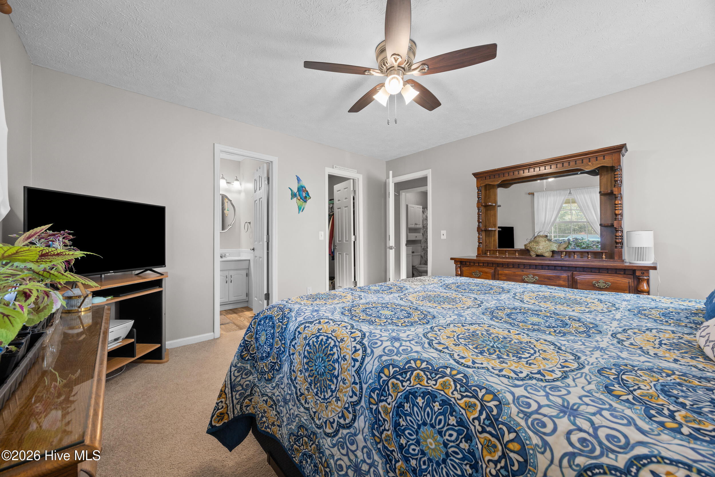 100560402 | Photo 20