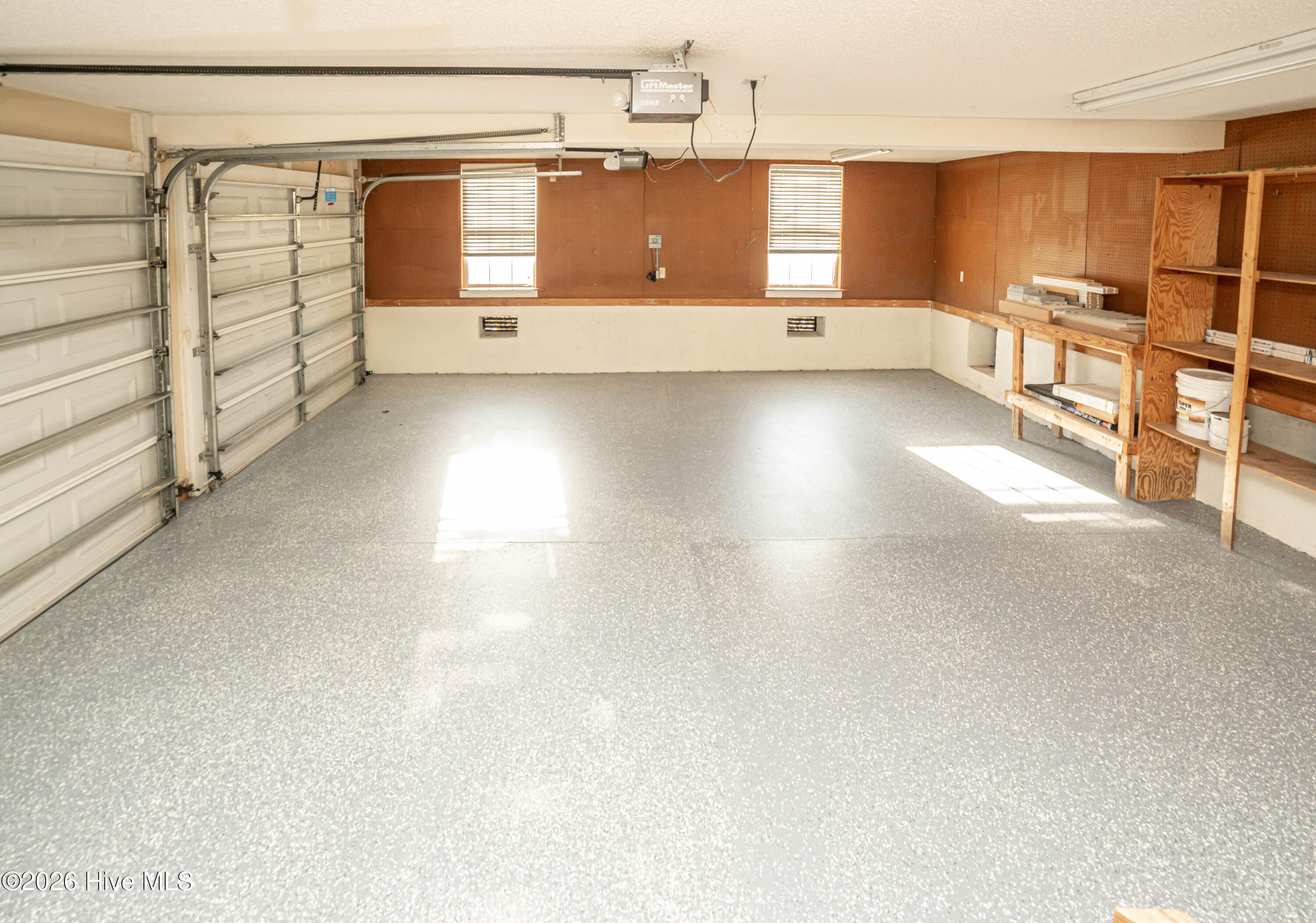 100553430 | Photo 61