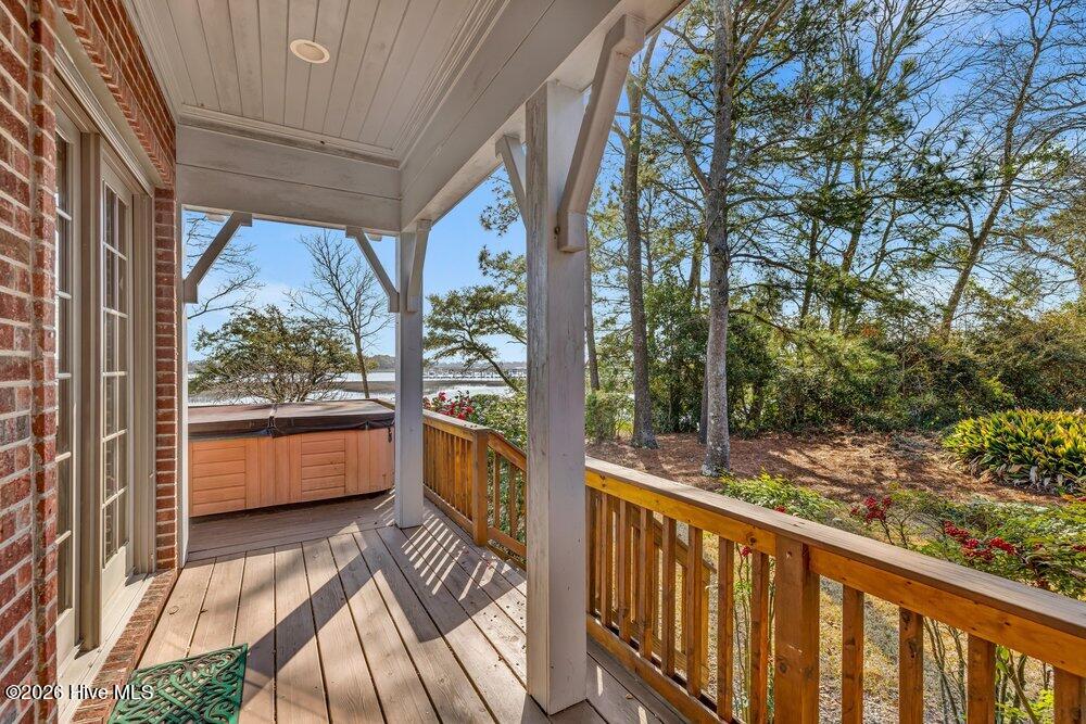 100558488 | Photo 53